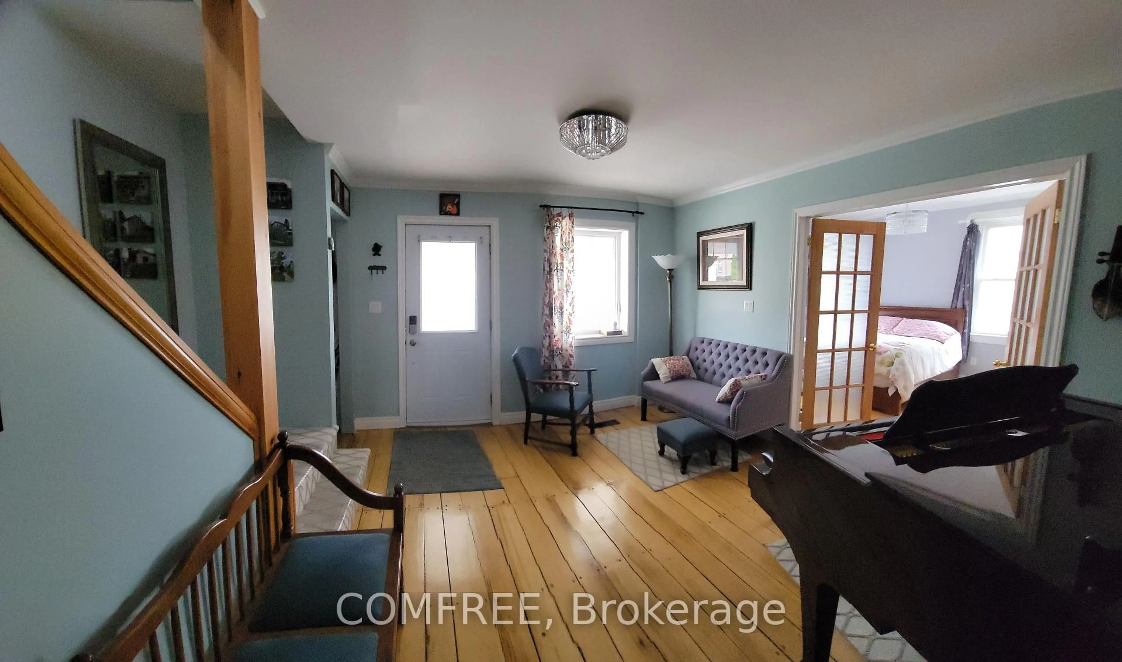 Living room with furniture, unknown for 136 John St, Gananoque Ontario K7G 1A5