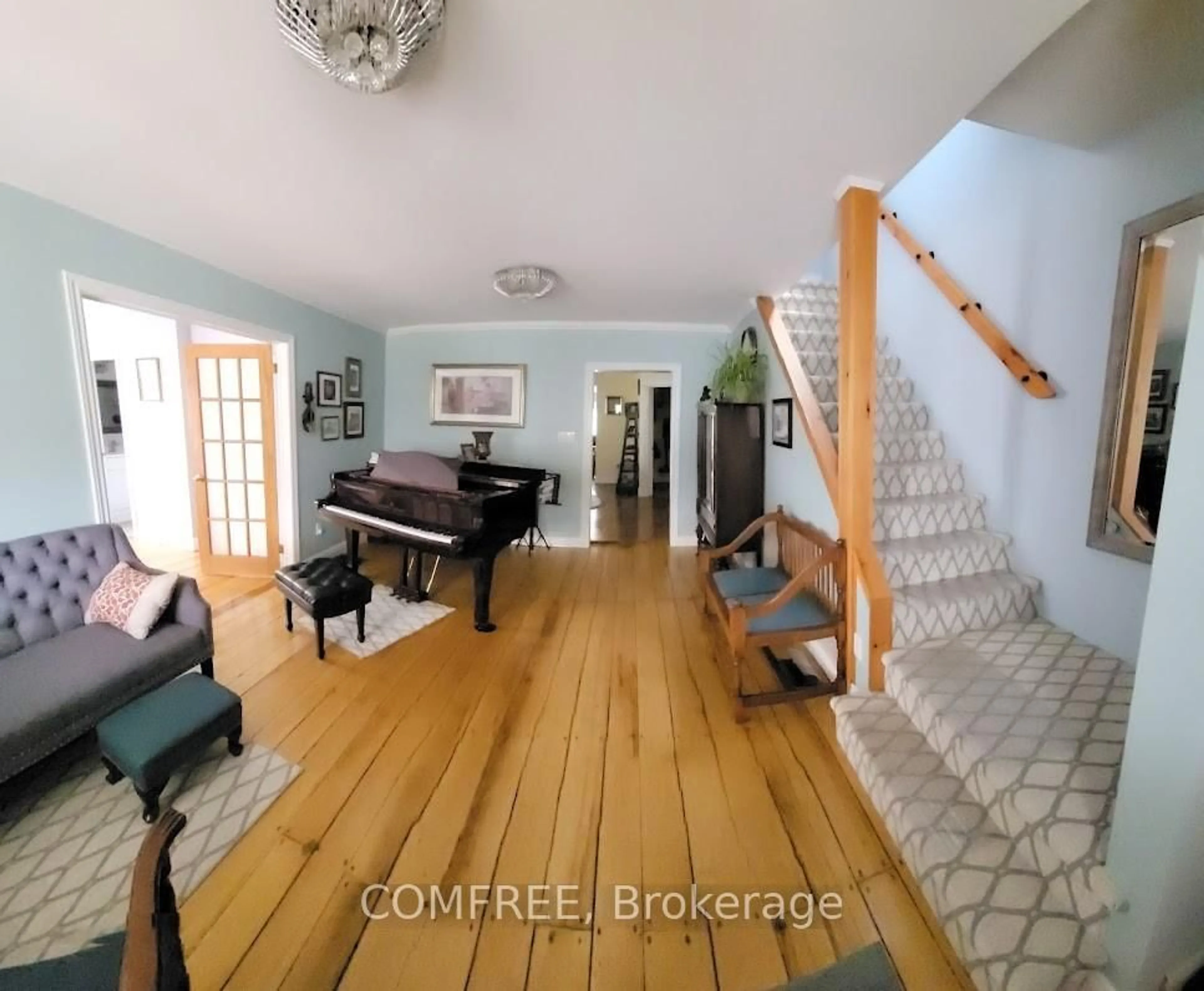 Unknown for 136 John St, Gananoque Ontario K7G 1A5