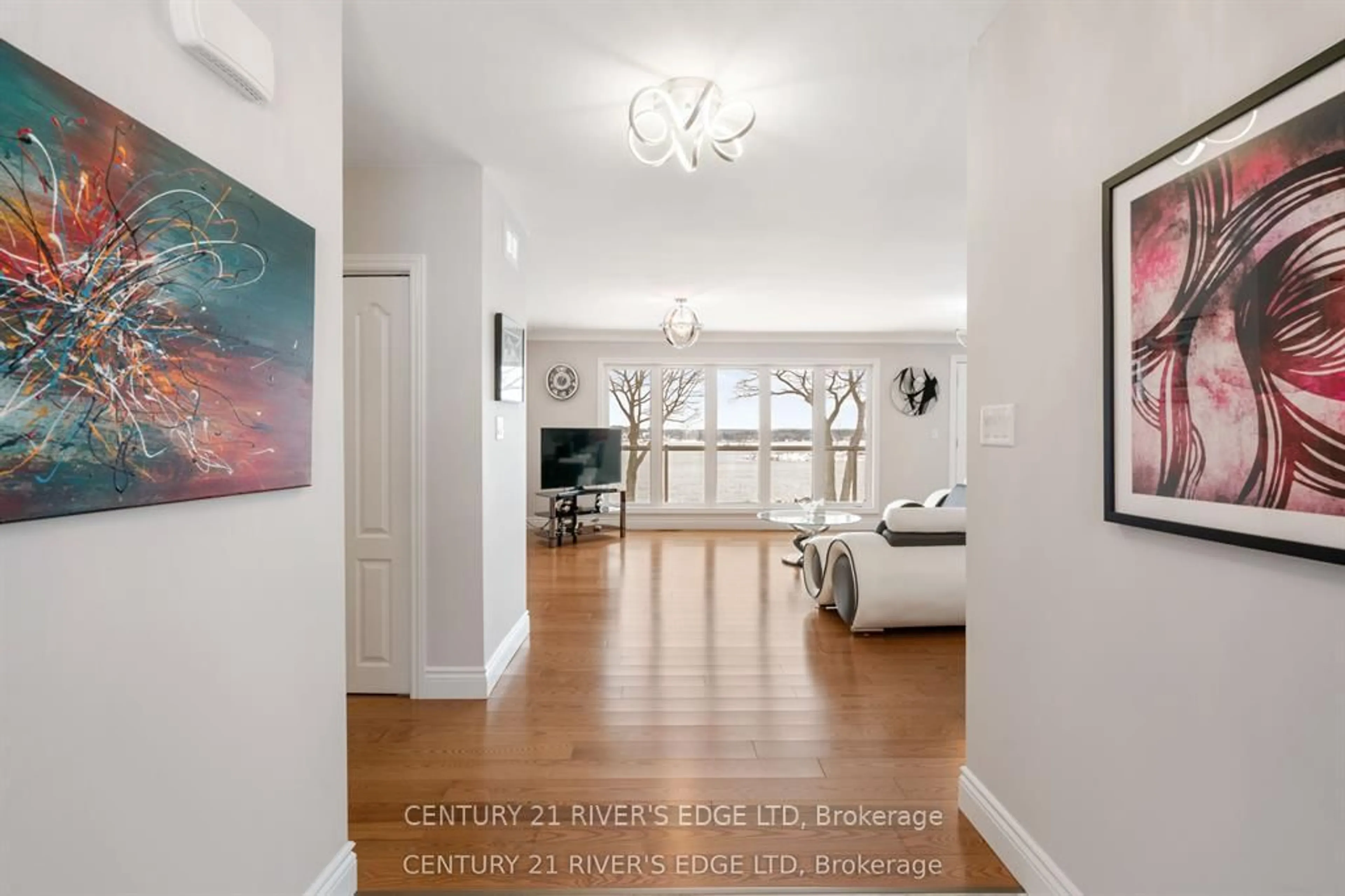 Indoor entryway for 17 Hardy Cres, Brockville Ontario K6V 3A2