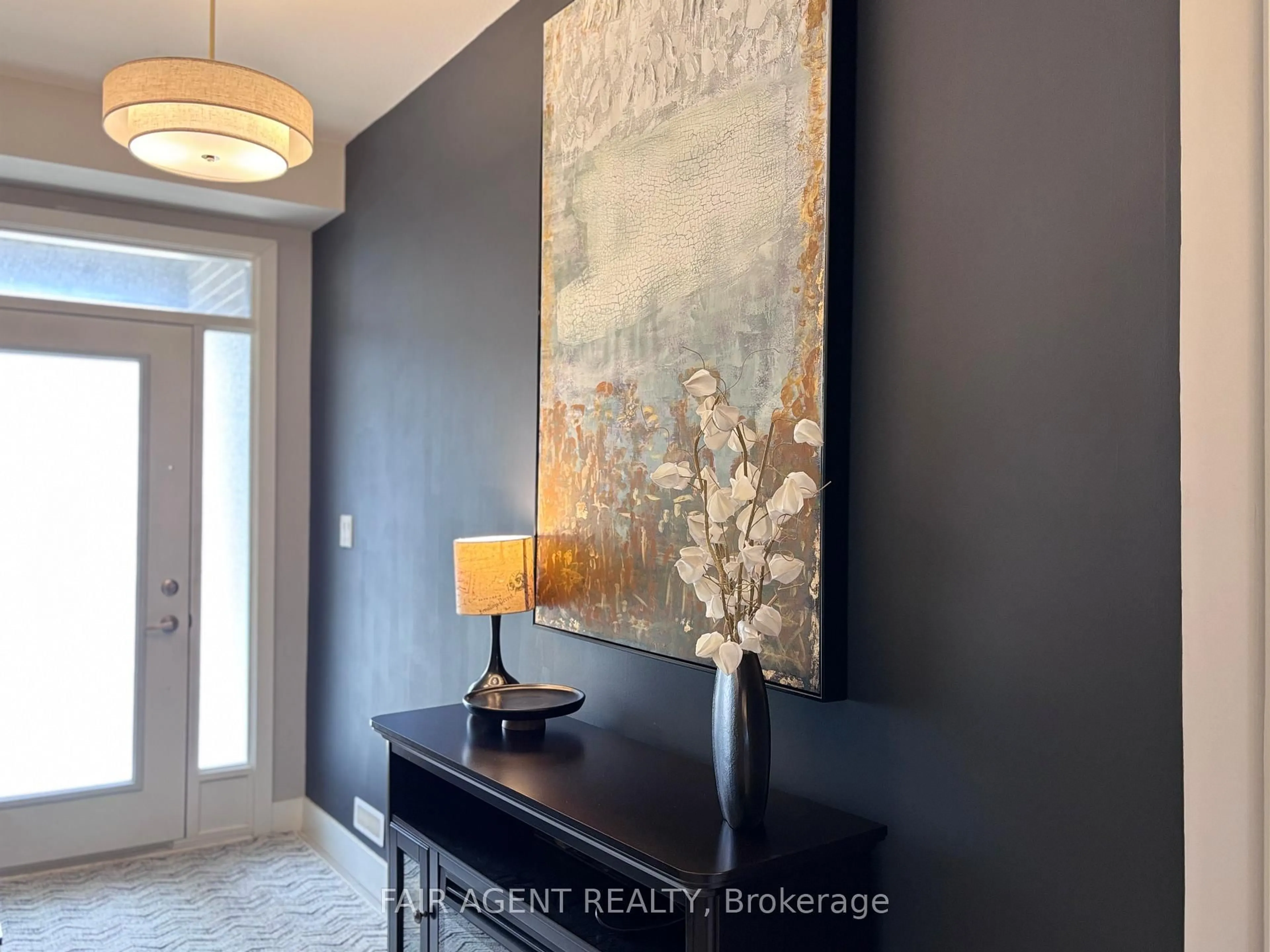 Indoor entryway for 1960 DALMAGARRY Rd #228, London North Ontario N6G 0T8