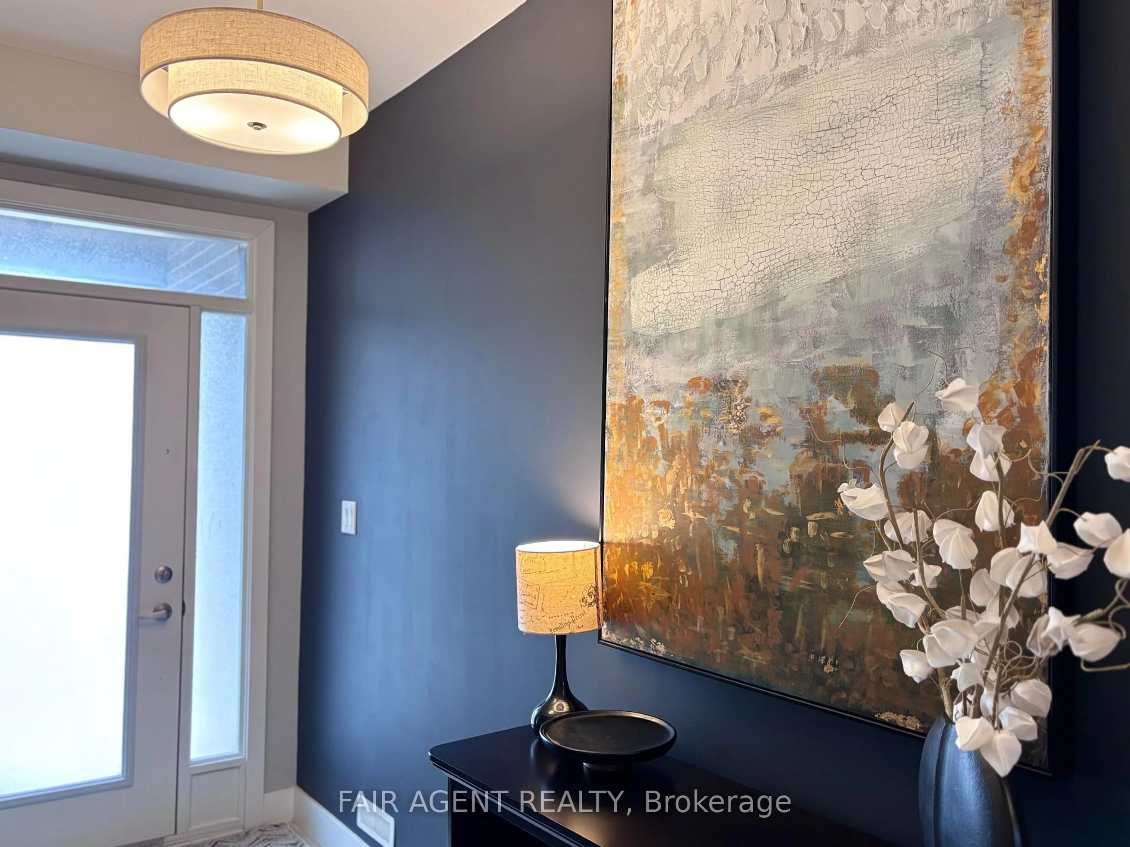 Indoor entryway for 1960 DALMAGARRY Rd #228, London North Ontario N6G 0T8