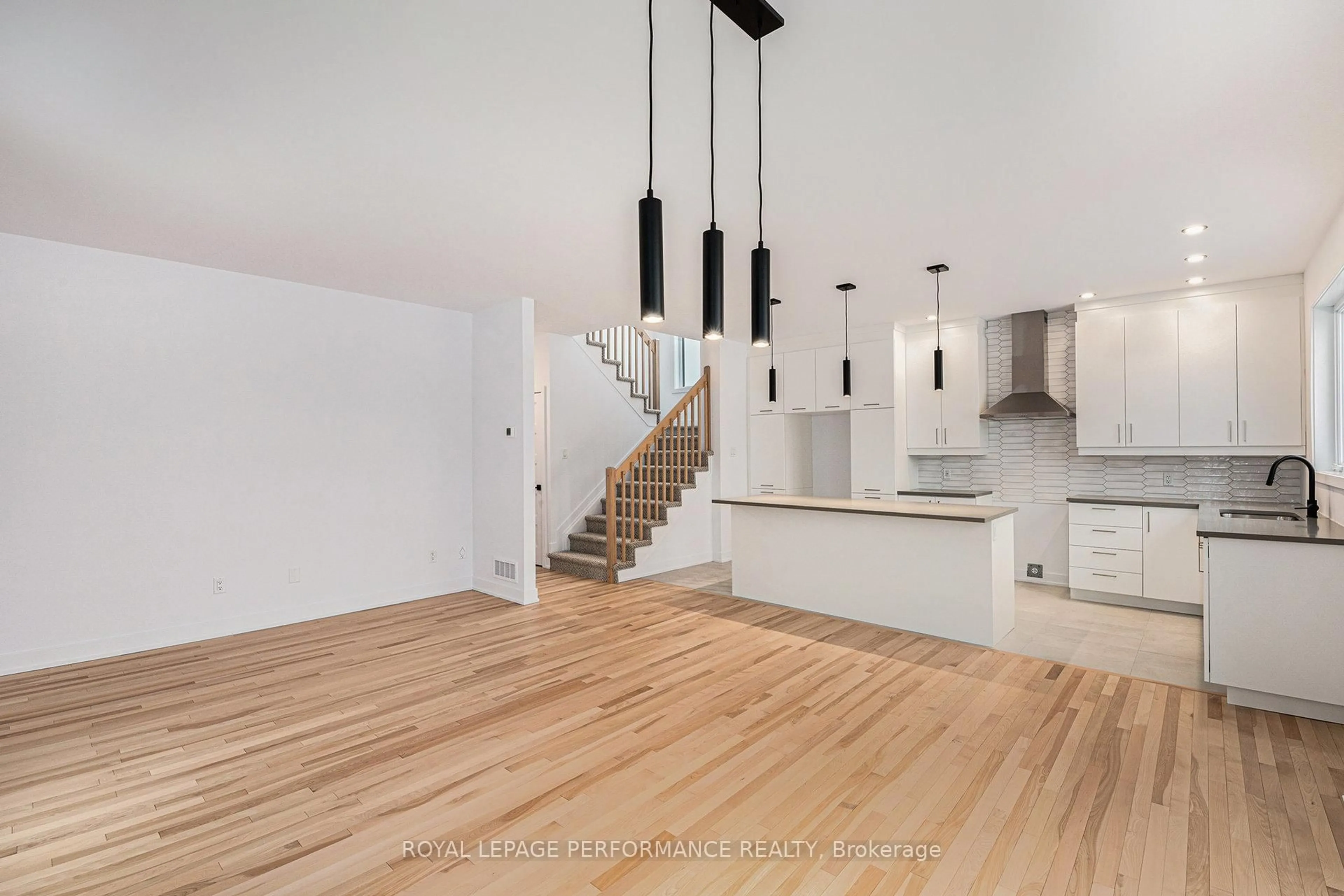 Unknown for 94 RUTILE St, Clarence-Rockland Ontario K4K 0M6