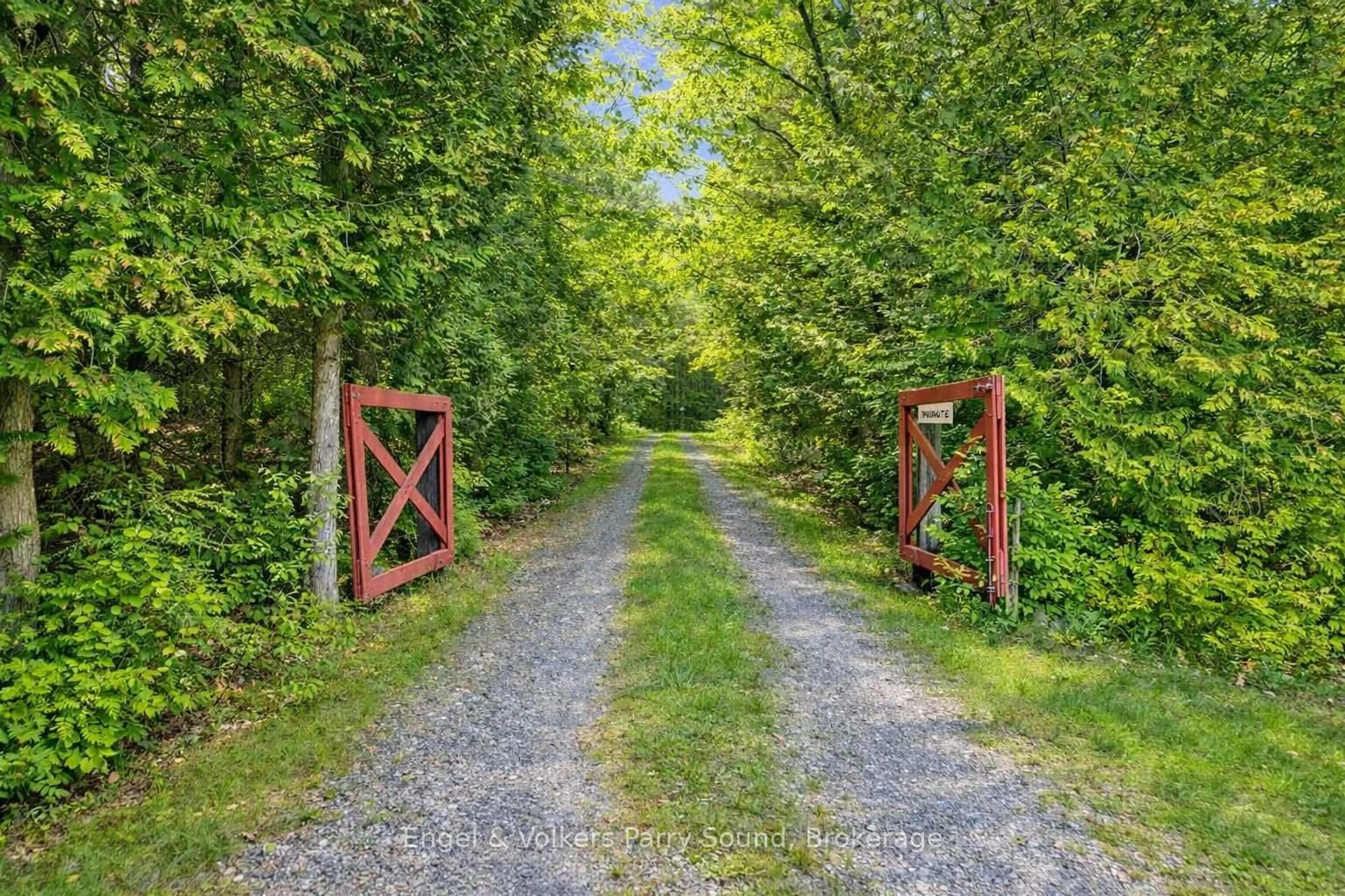 Unknown for 53 Birdwood Lane, McDougall Ontario P2A 2W7