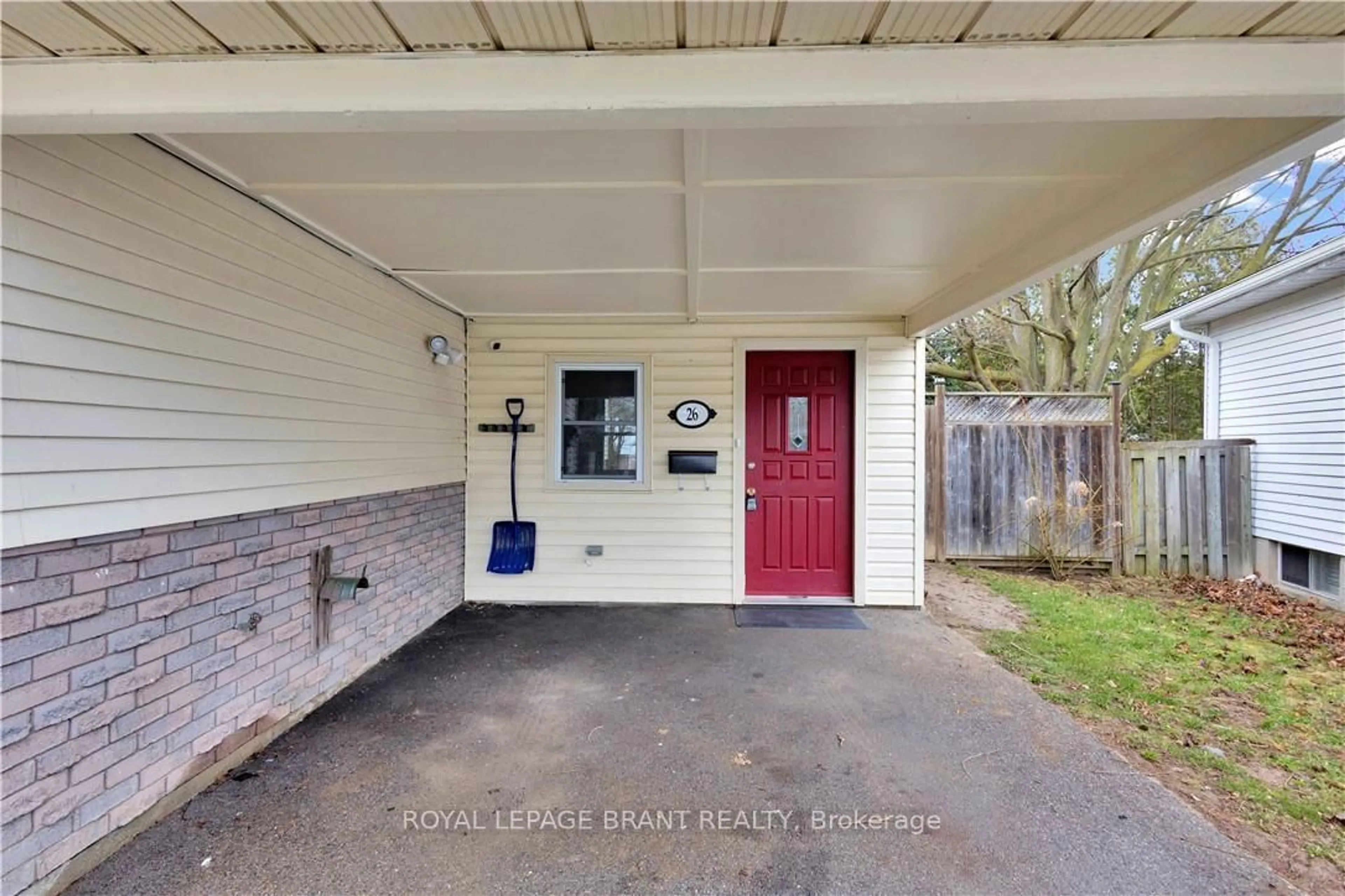 Indoor entryway for 26 October Pl, Brantford Ontario N3R 7B4