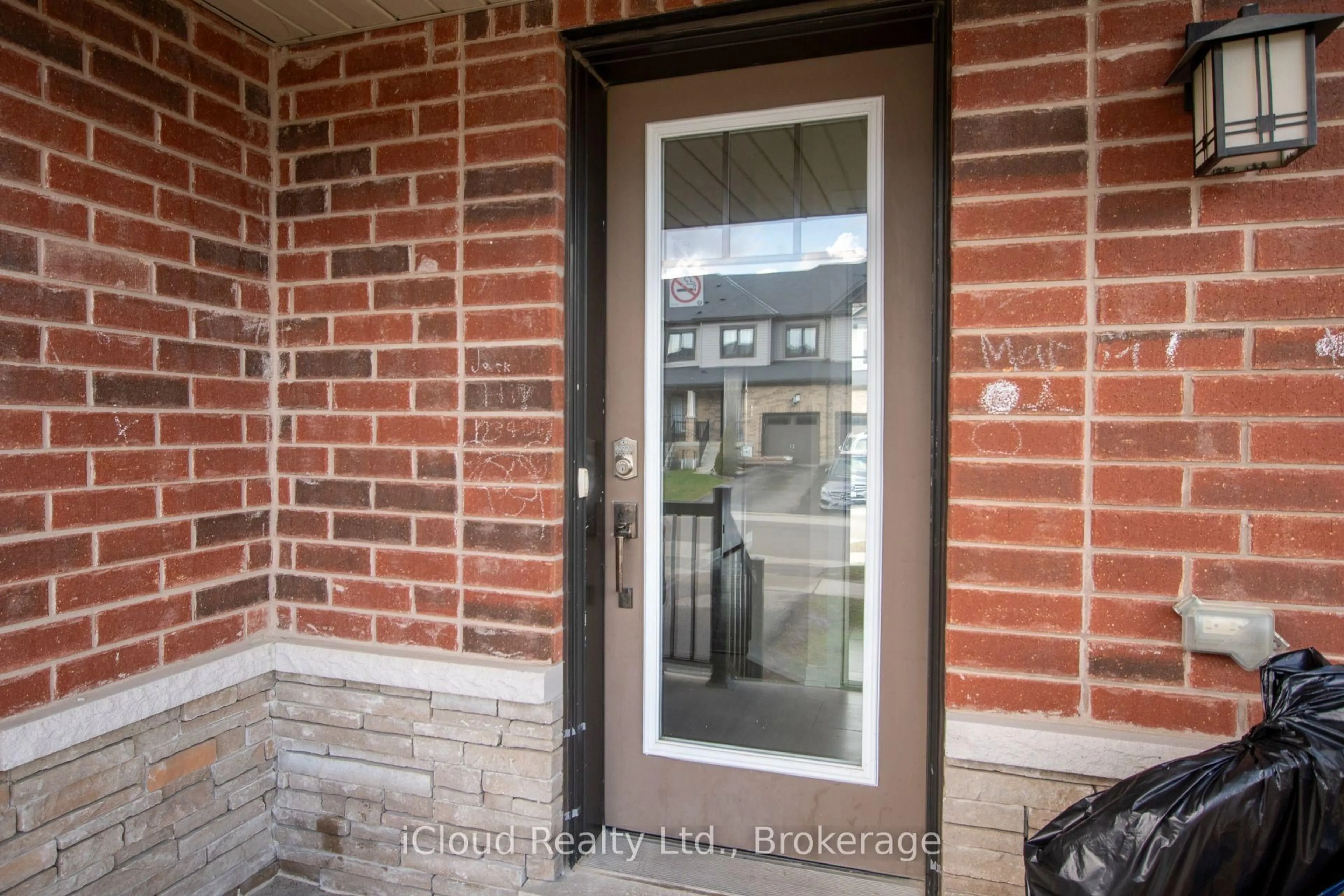 Indoor entryway for 11 Sherway St, Hamilton Ontario L8J 0J4