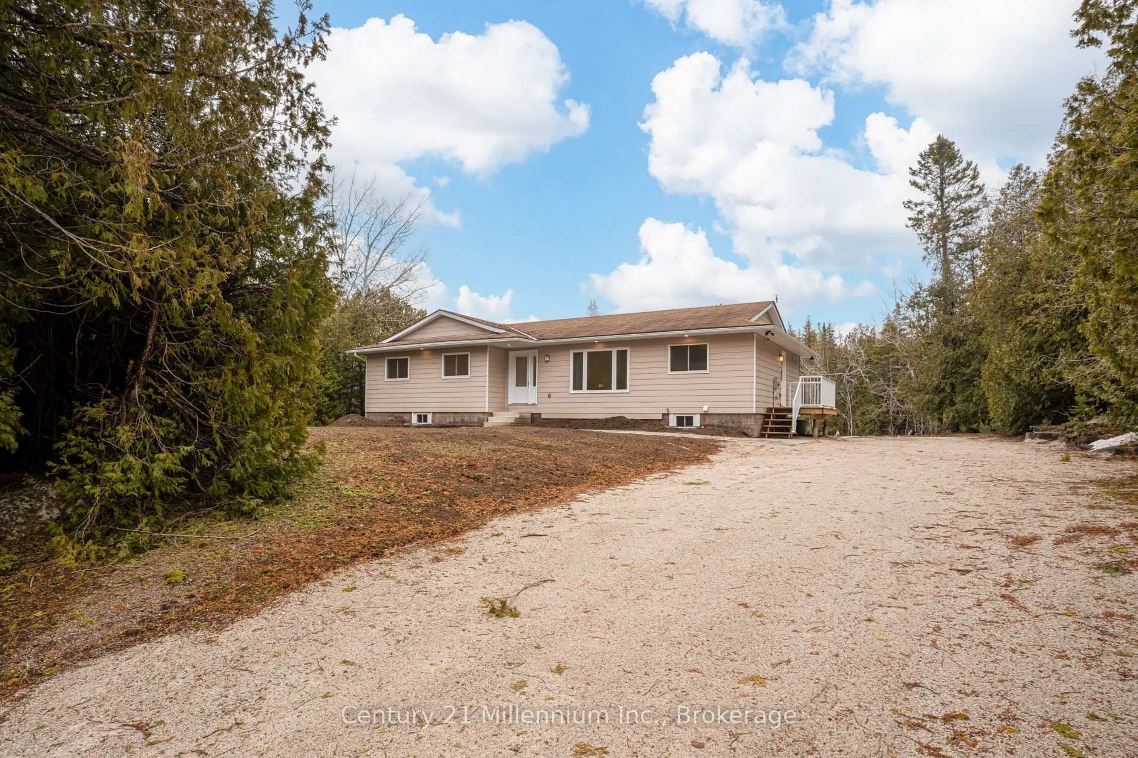 A pic from outside/outdoor area/front of a property/back of a property/a pic from drone, unknown for 12 Nicholas St, Northern Bruce Peninsula Ontario N0H 2G0