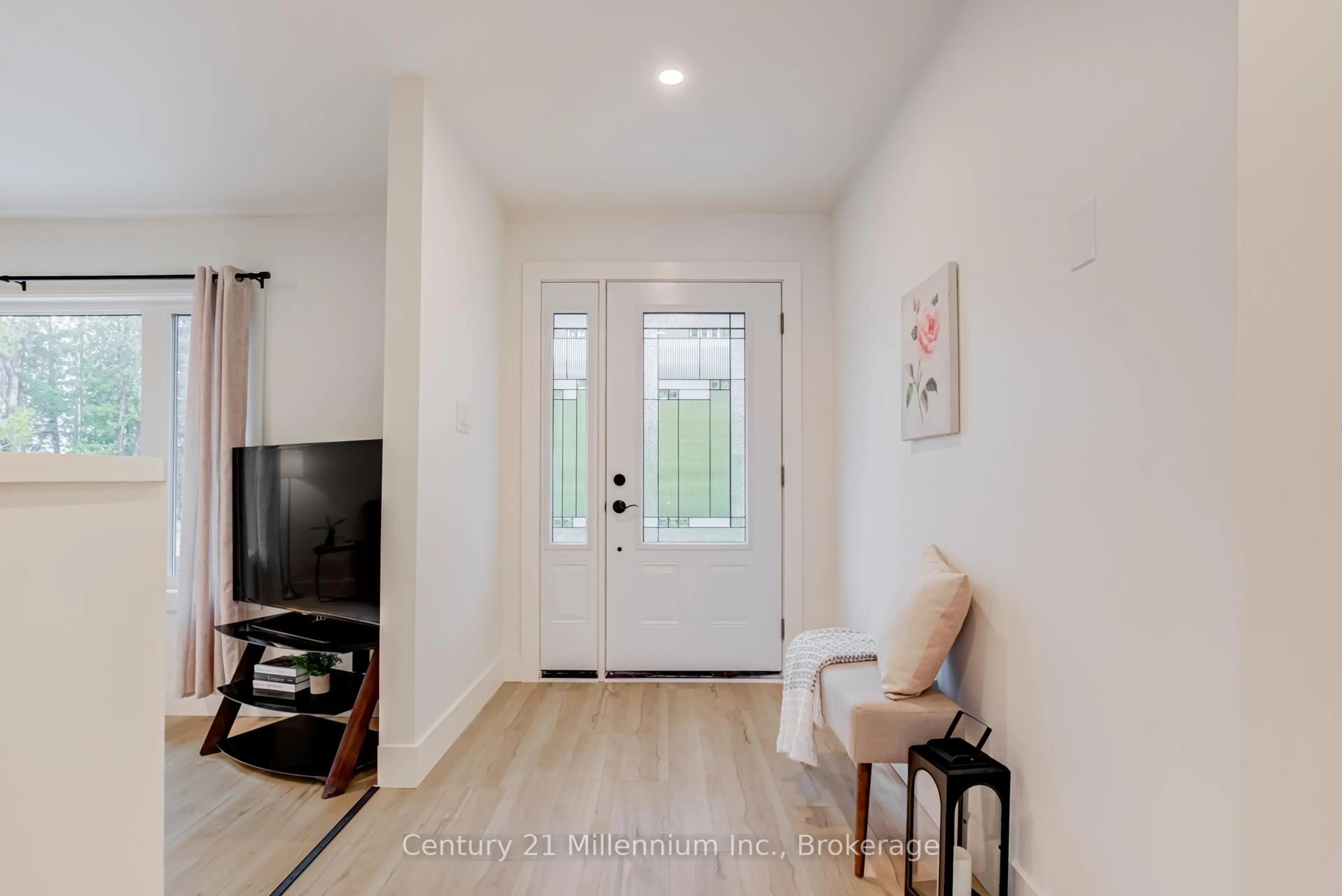 Indoor entryway for 12 Nicholas St, Northern Bruce Peninsula Ontario N0H 2G0