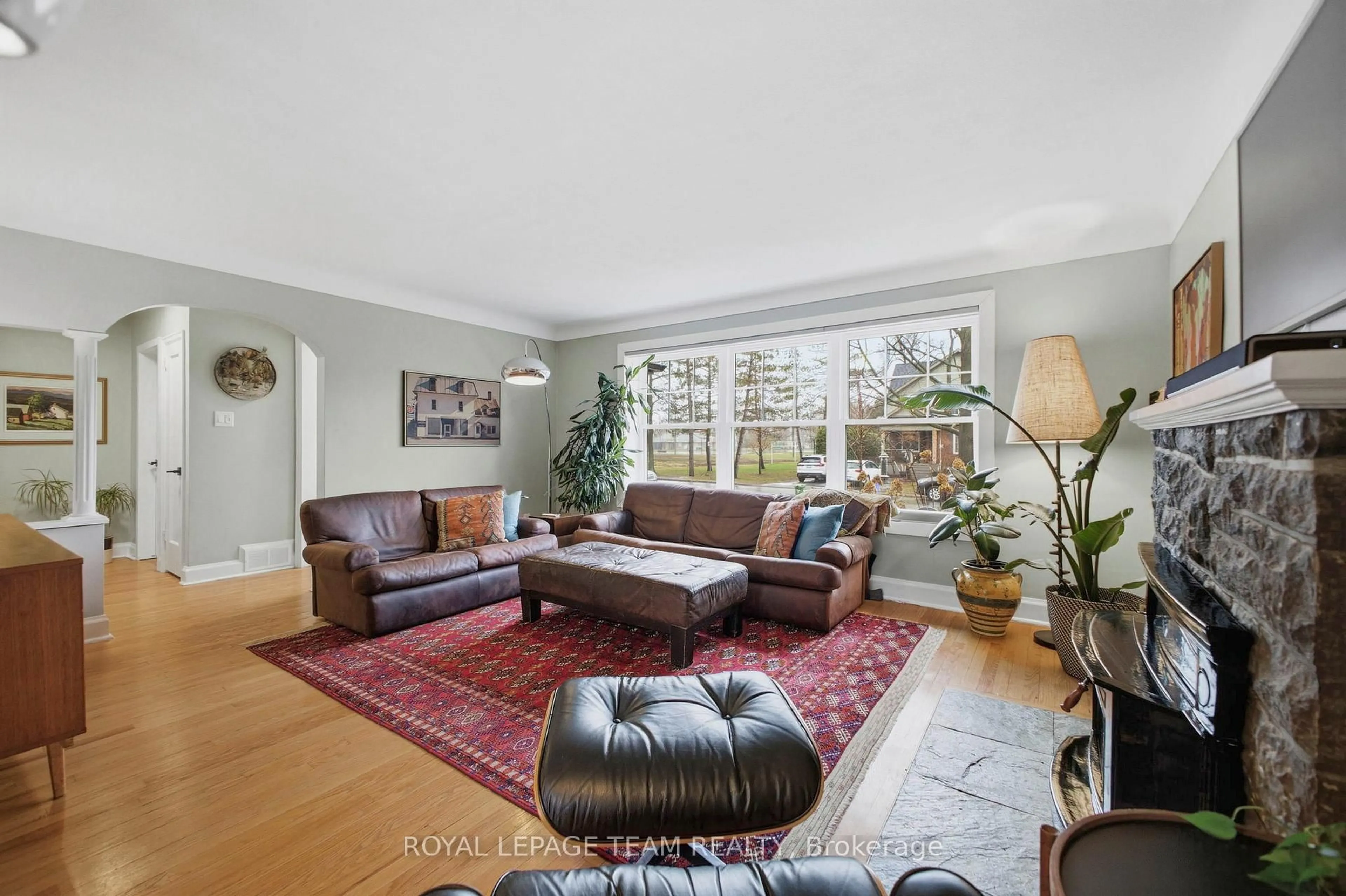 Living room with furniture, unknown for 513 Windermere Ave, Ottawa Ontario K2A 2W3