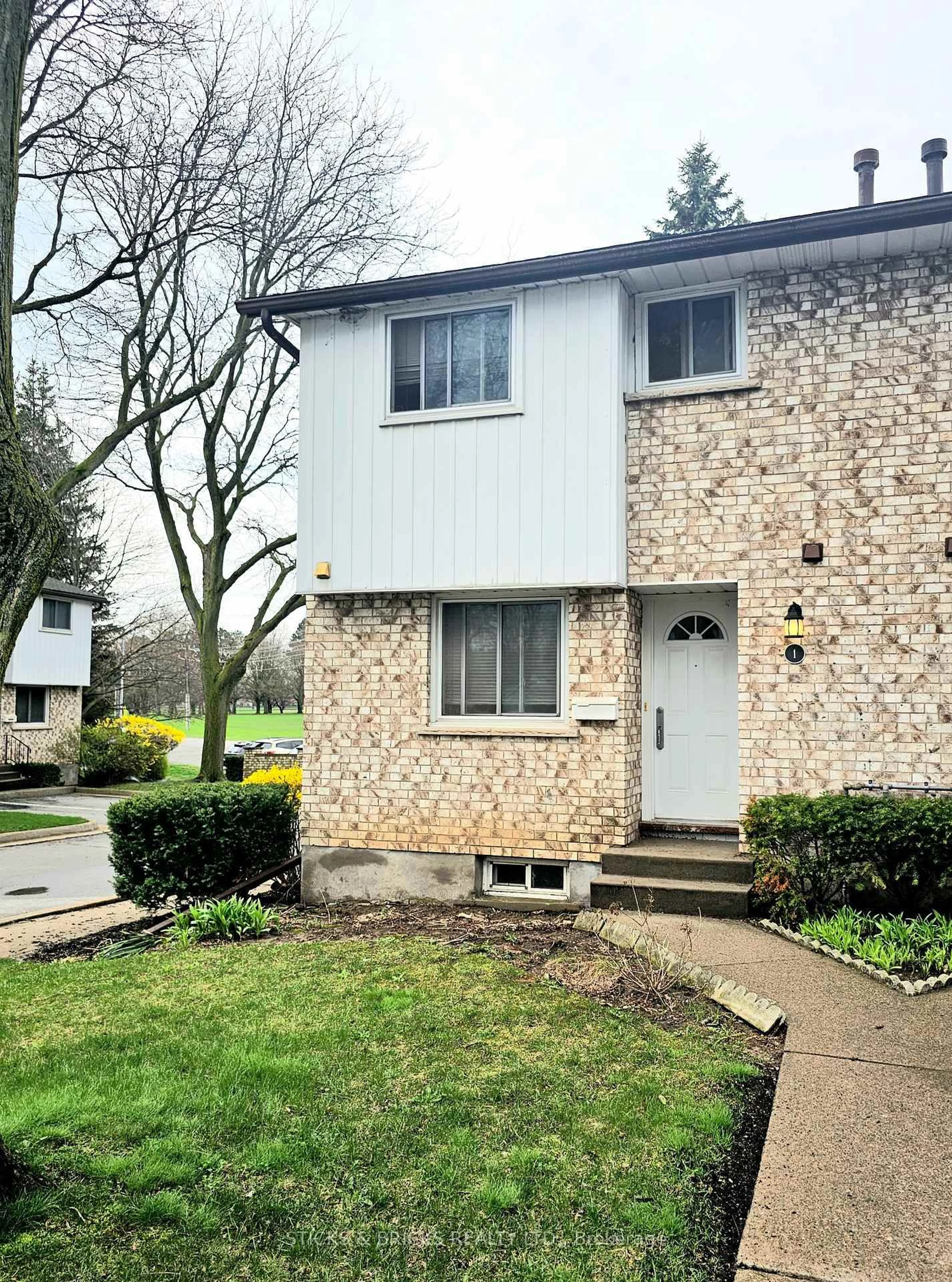 Unknown for 5815 SWAYZE Dr #1, Niagara Falls Ontario L2J 3W3