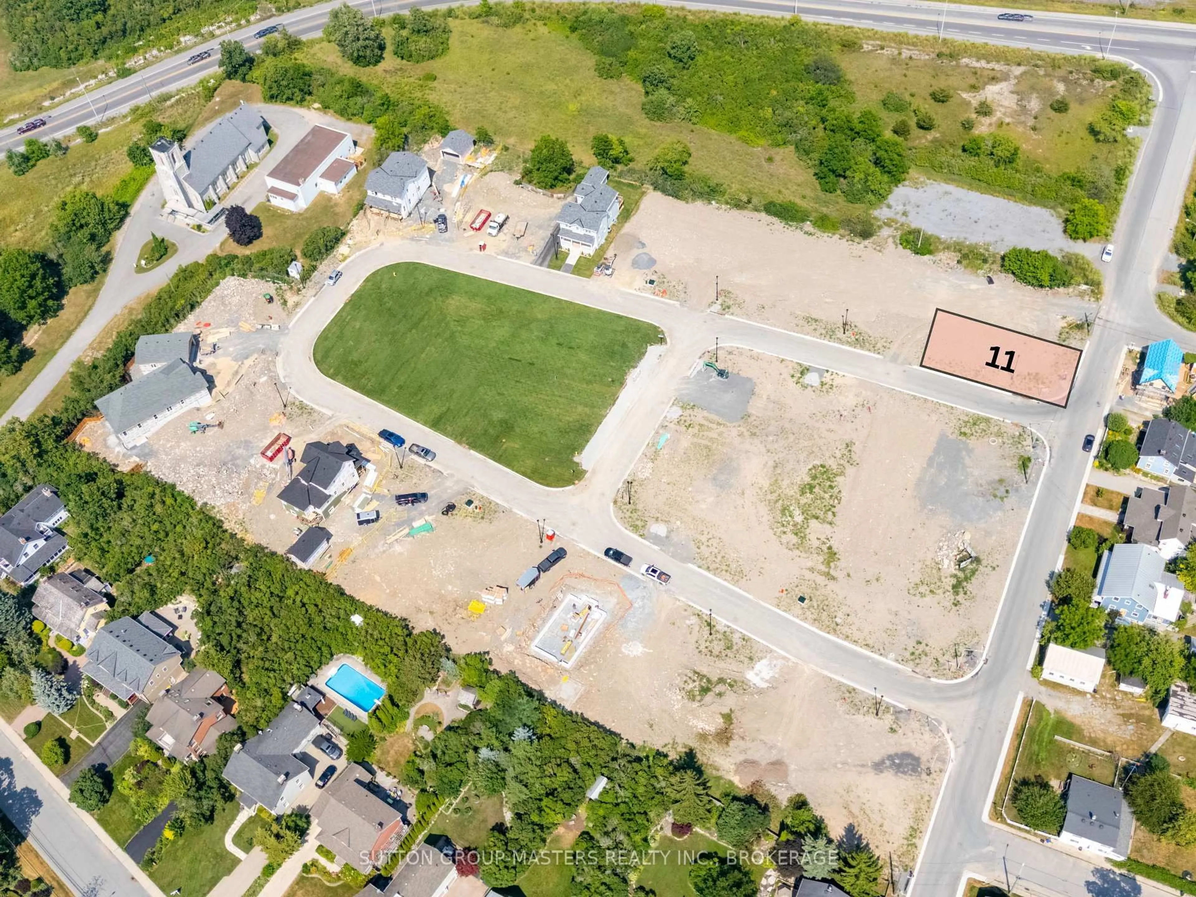 A pic from outside/outdoor area/front of a property/back of a property/a pic from drone, street for 429 Wellington St, Kingston Ontario K7K 6W4