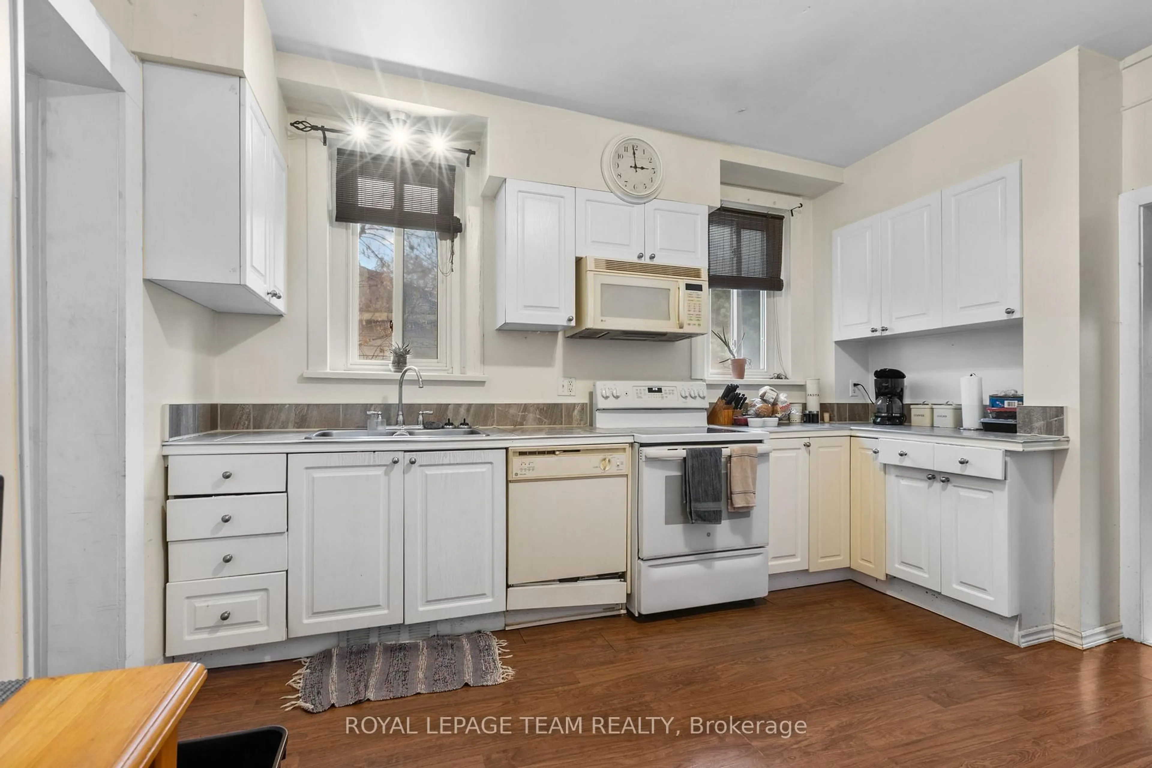 Standard kitchen, unknown for 47 Daniel St, Arnprior Ontario K7S 2L5