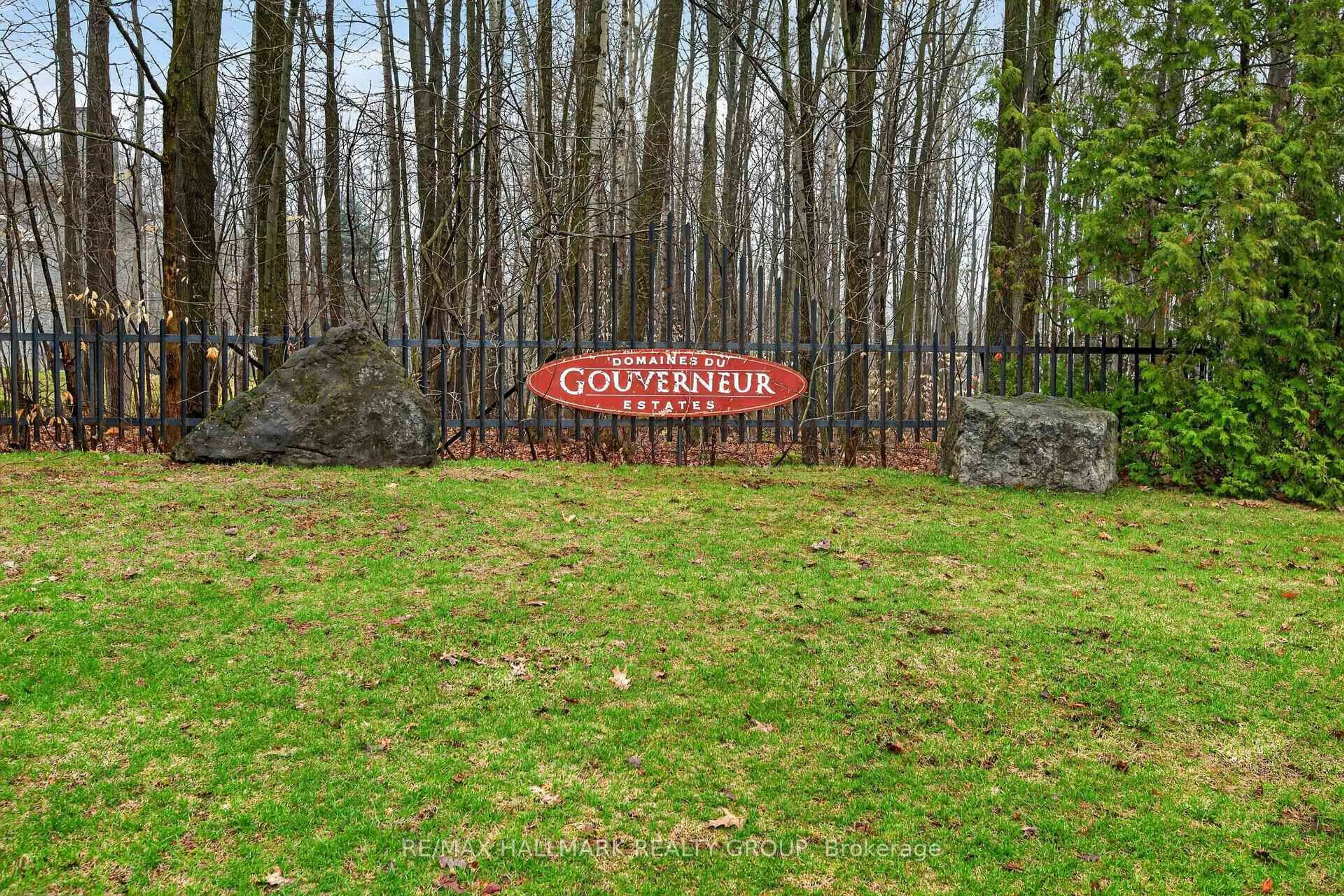 Patio, forest/trees view for 1372 Jules Leger Dr, Ottawa Ontario K4C 1E2