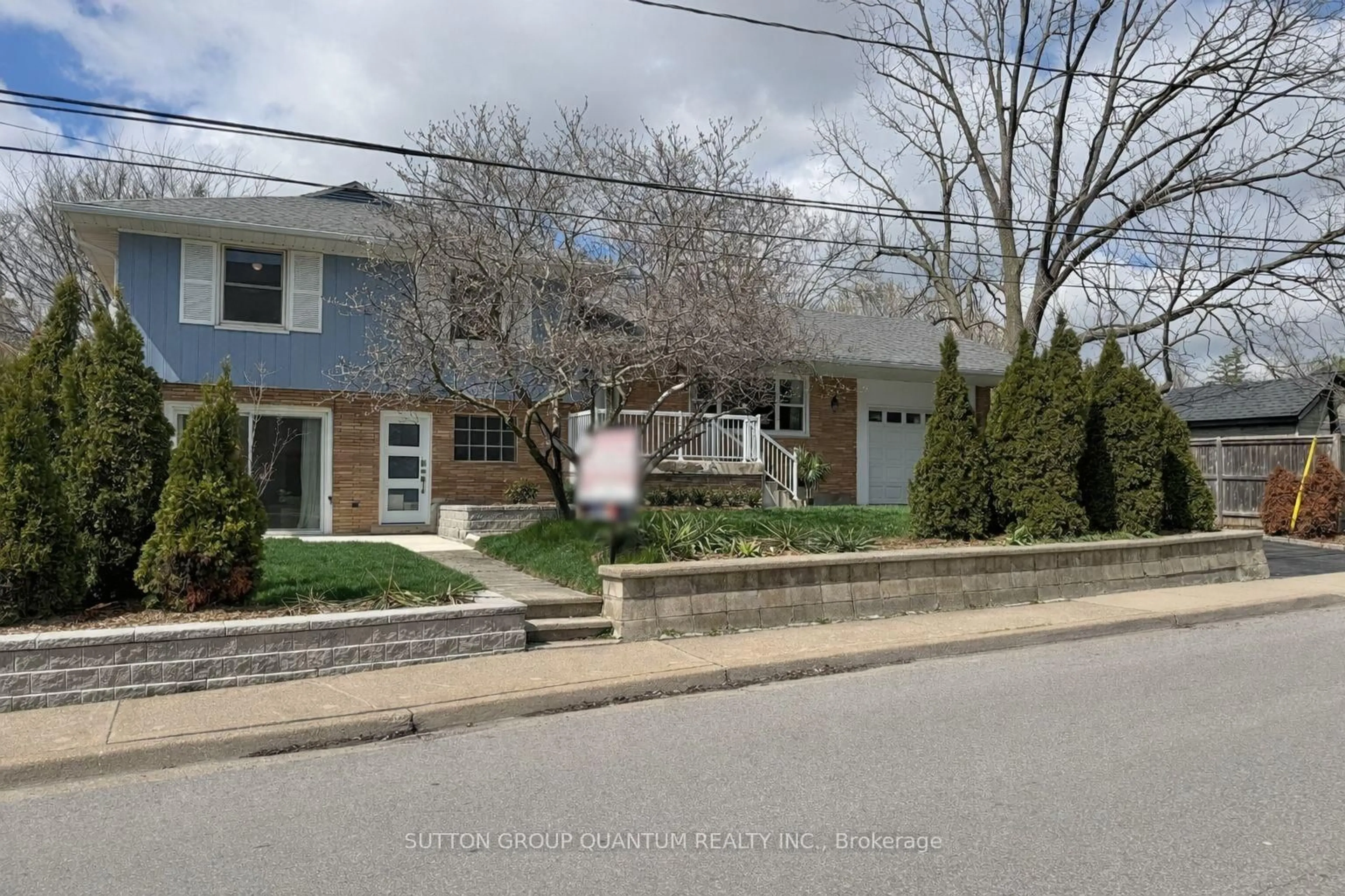Unknown for 50 Barton St, Hamilton Ontario L9H 1N8