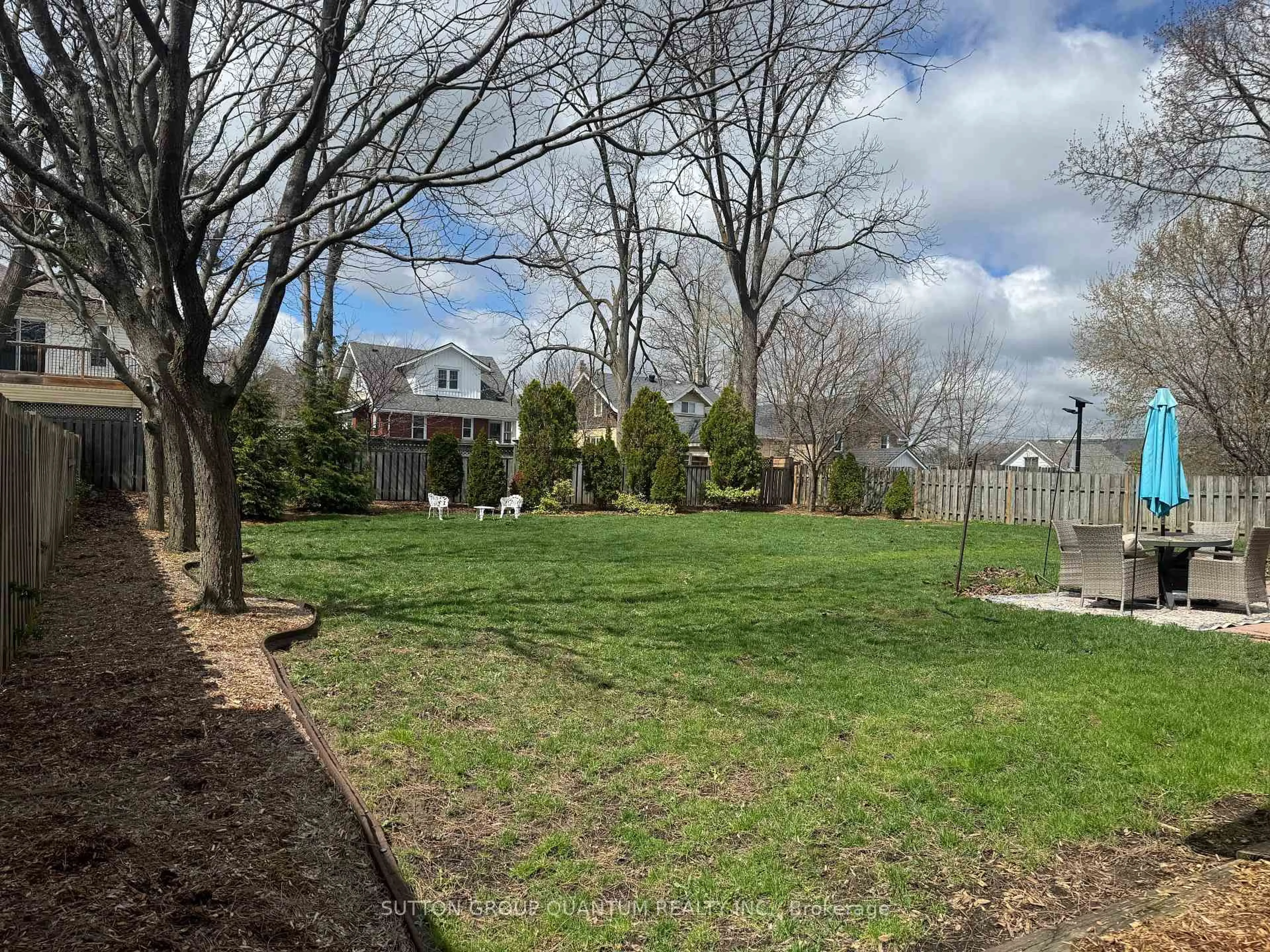 A pic from outside/outdoor area/front of a property/back of a property/a pic from drone, street for 50 Barton St, Hamilton Ontario L9H 1N8