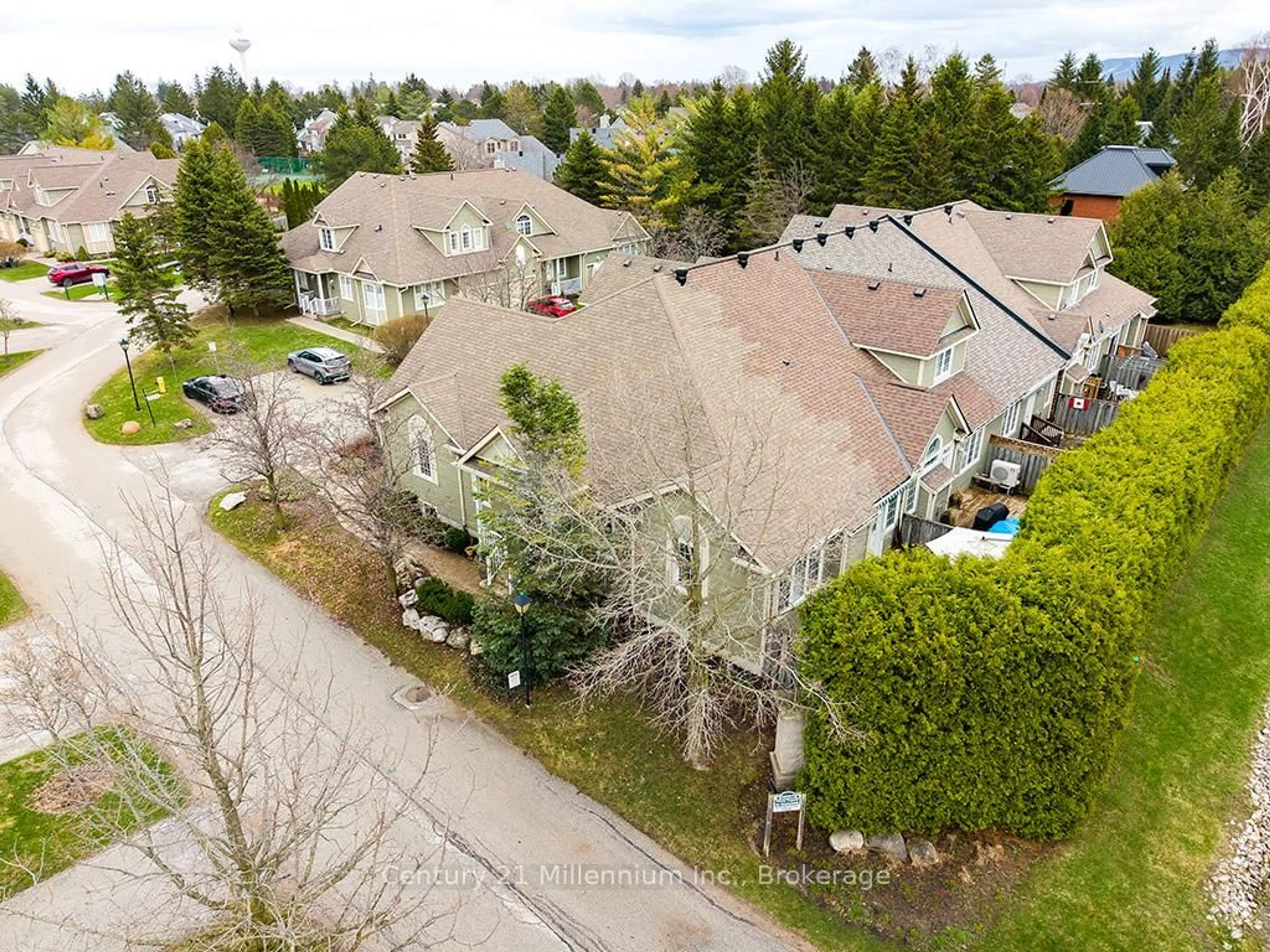 A pic from outside/outdoor area/front of a property/back of a property/a pic from drone, street for 110 Napier St #28, Blue Mountains Ontario N0H 2P0