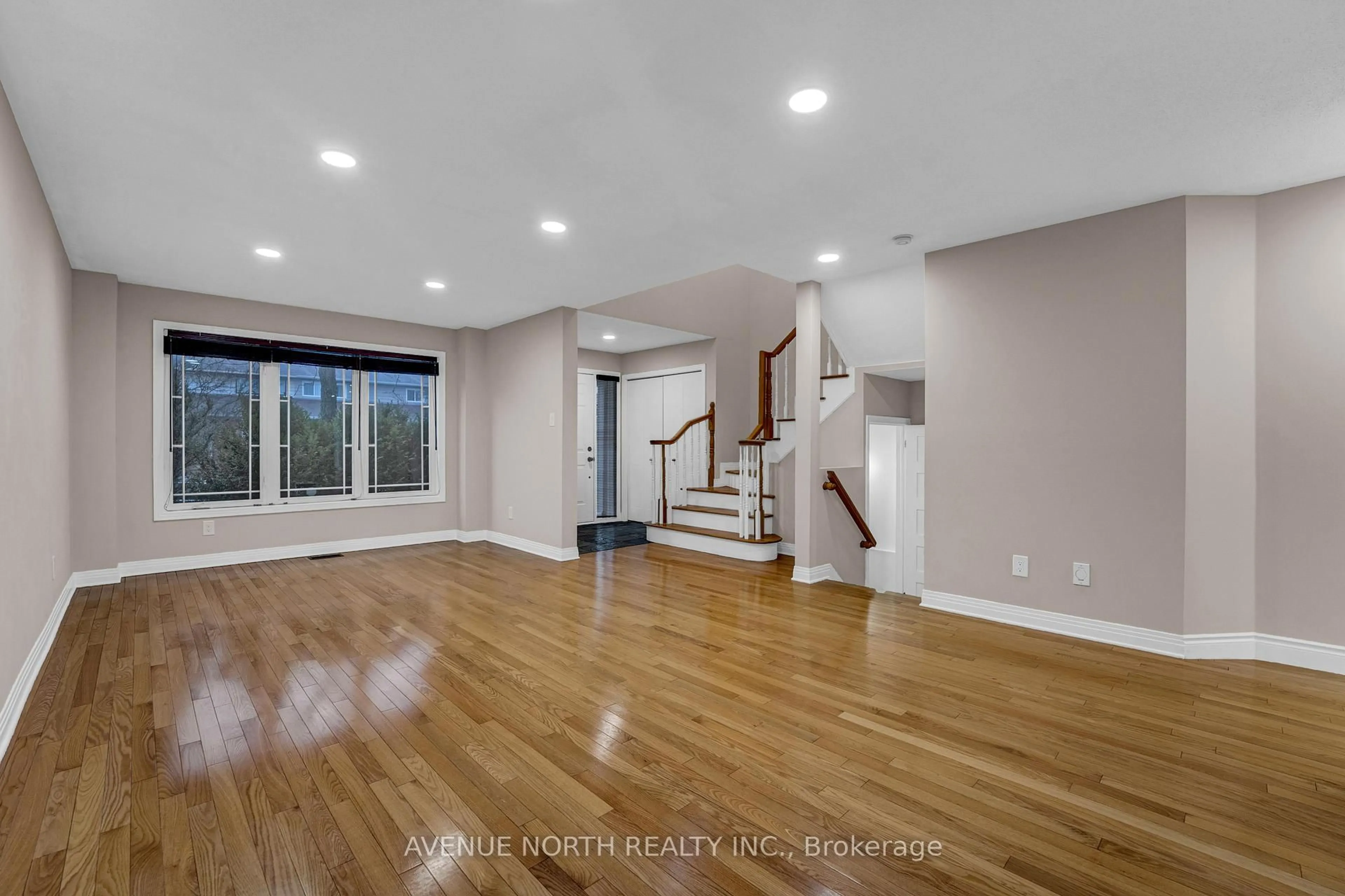 Unknown for 945 Cahill Dr, Ottawa Ontario K1V 2C3