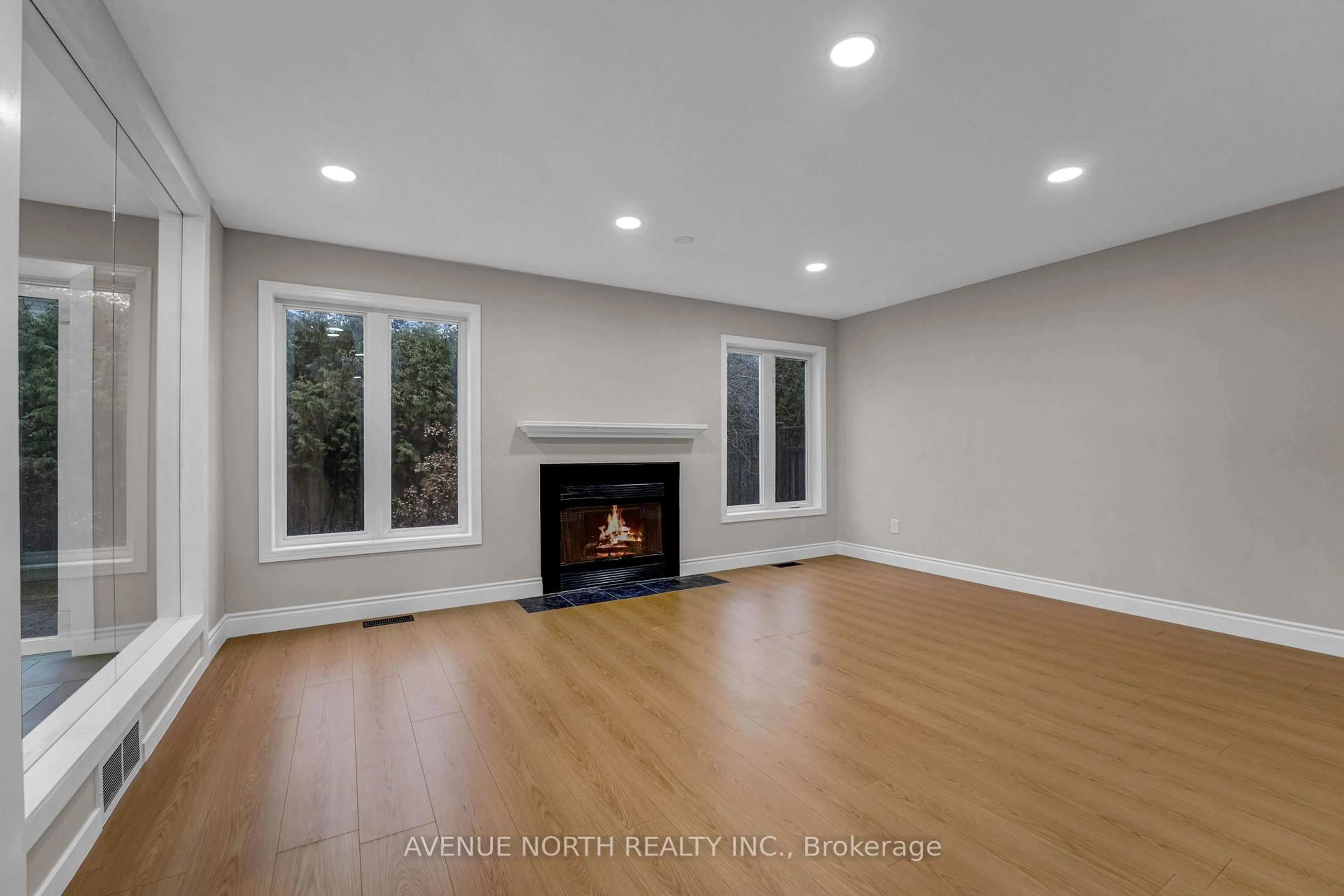 Unknown for 945 Cahill Dr, Ottawa Ontario K1V 2C3