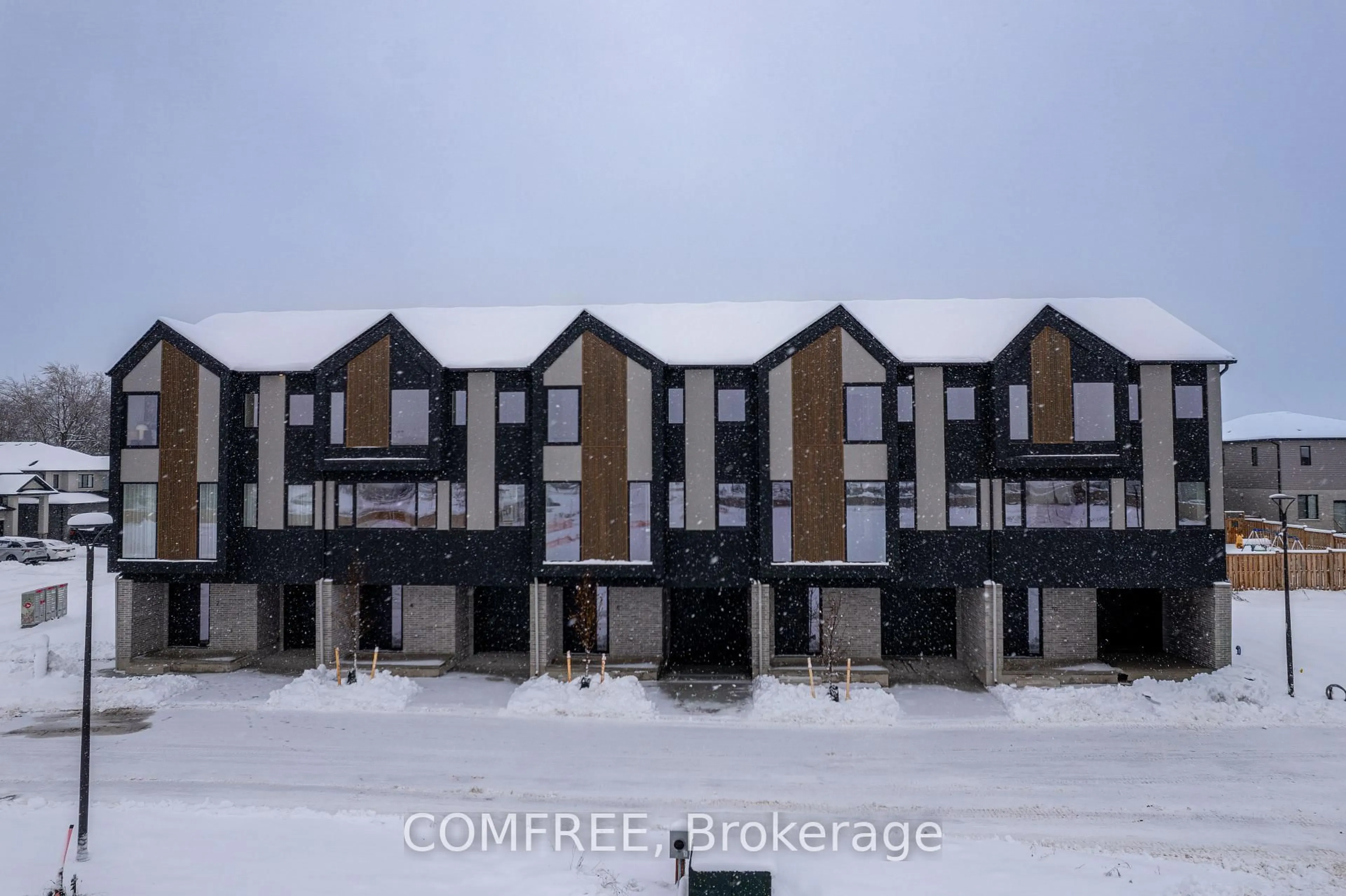 A pic from outside/outdoor area/front of a property/back of a property/a pic from drone, unknown for 3090 Petty Rd #2, London South Ontario N6L 0H3