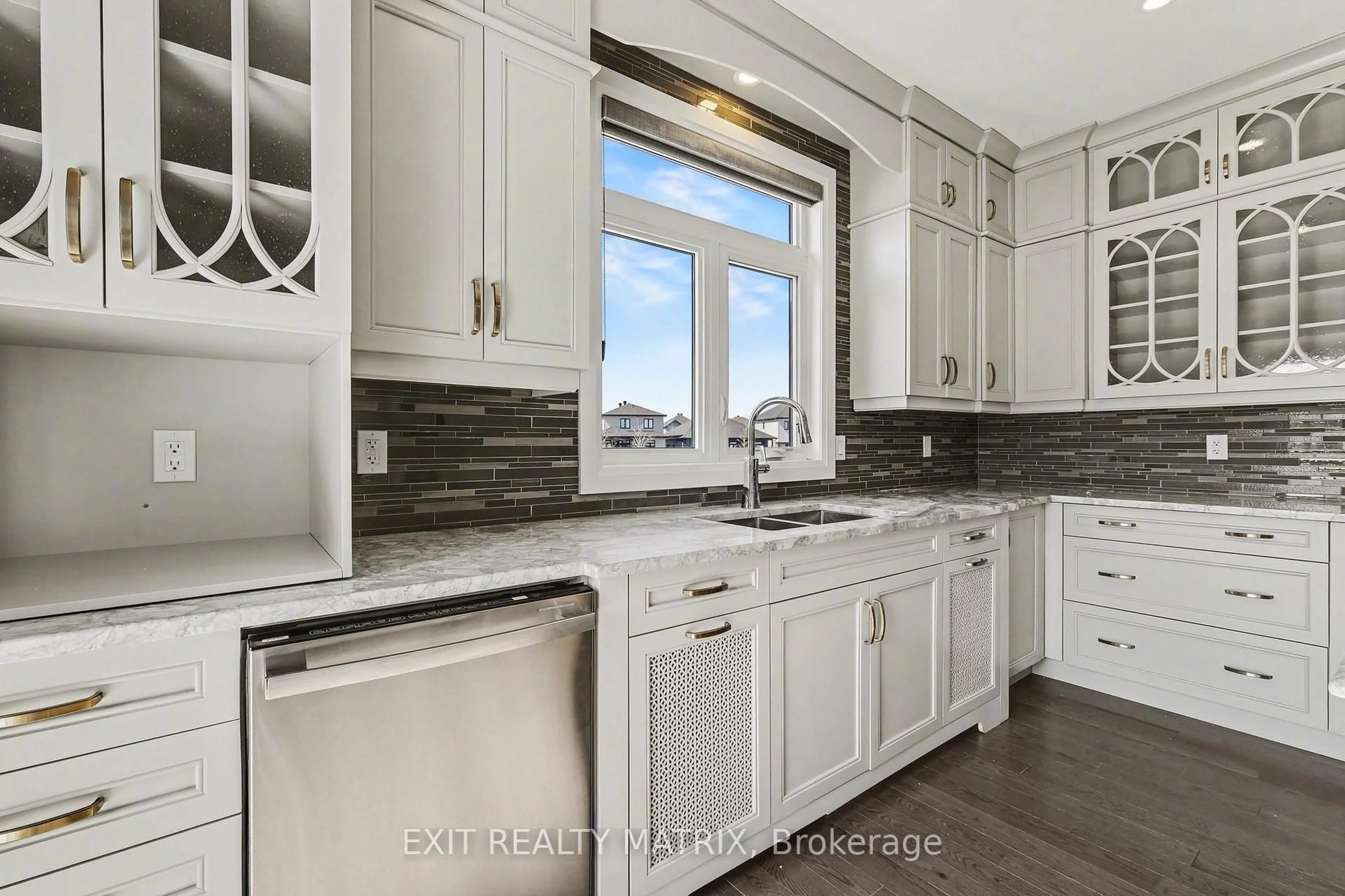 Open concept kitchen, ceramic/tile floor for 401 Bruges St, Russell Ontario K0A 1W0