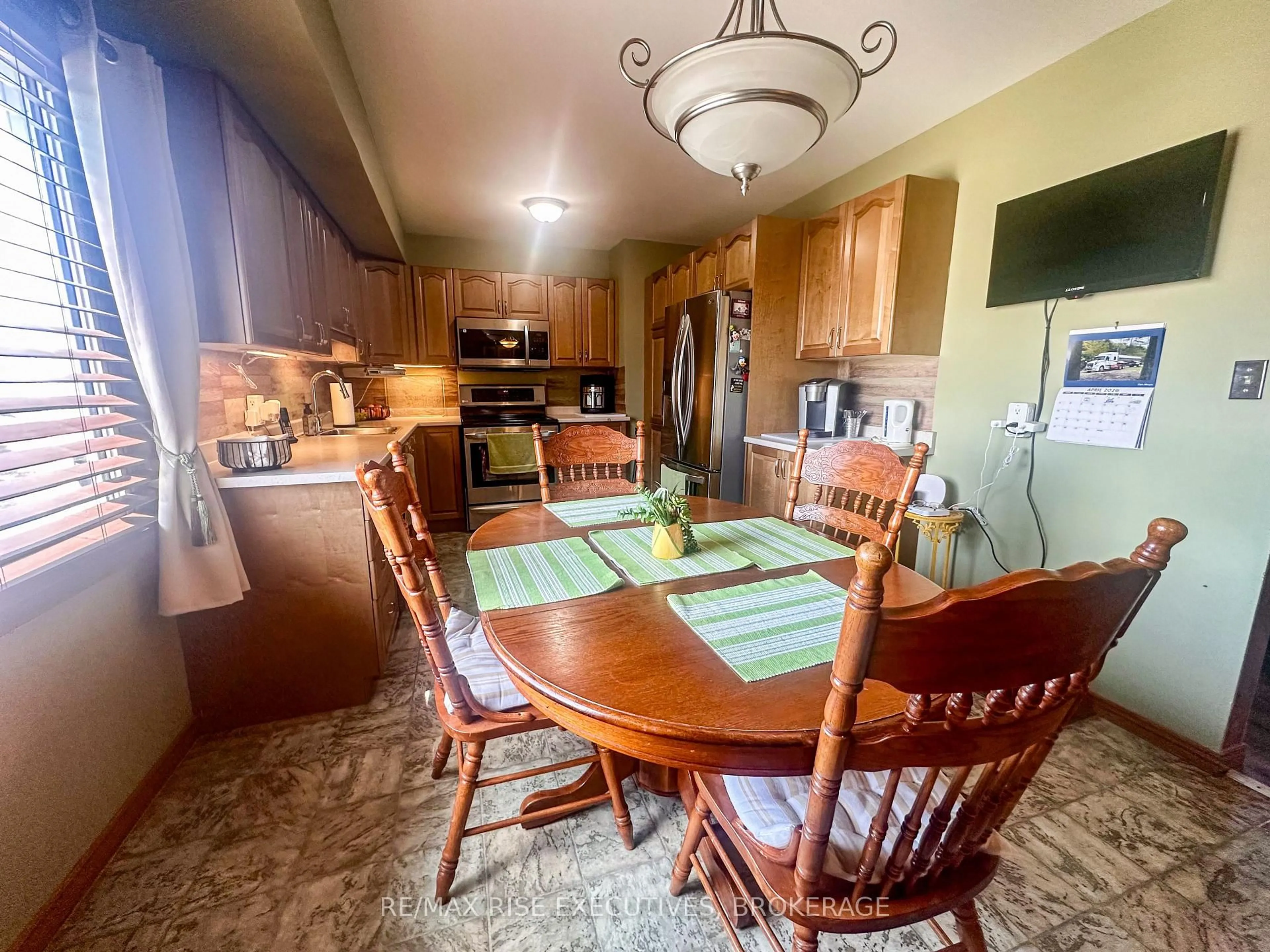 Dining room, unknown for 214 Amherst Dr, Loyalist Ontario K7N 1T4