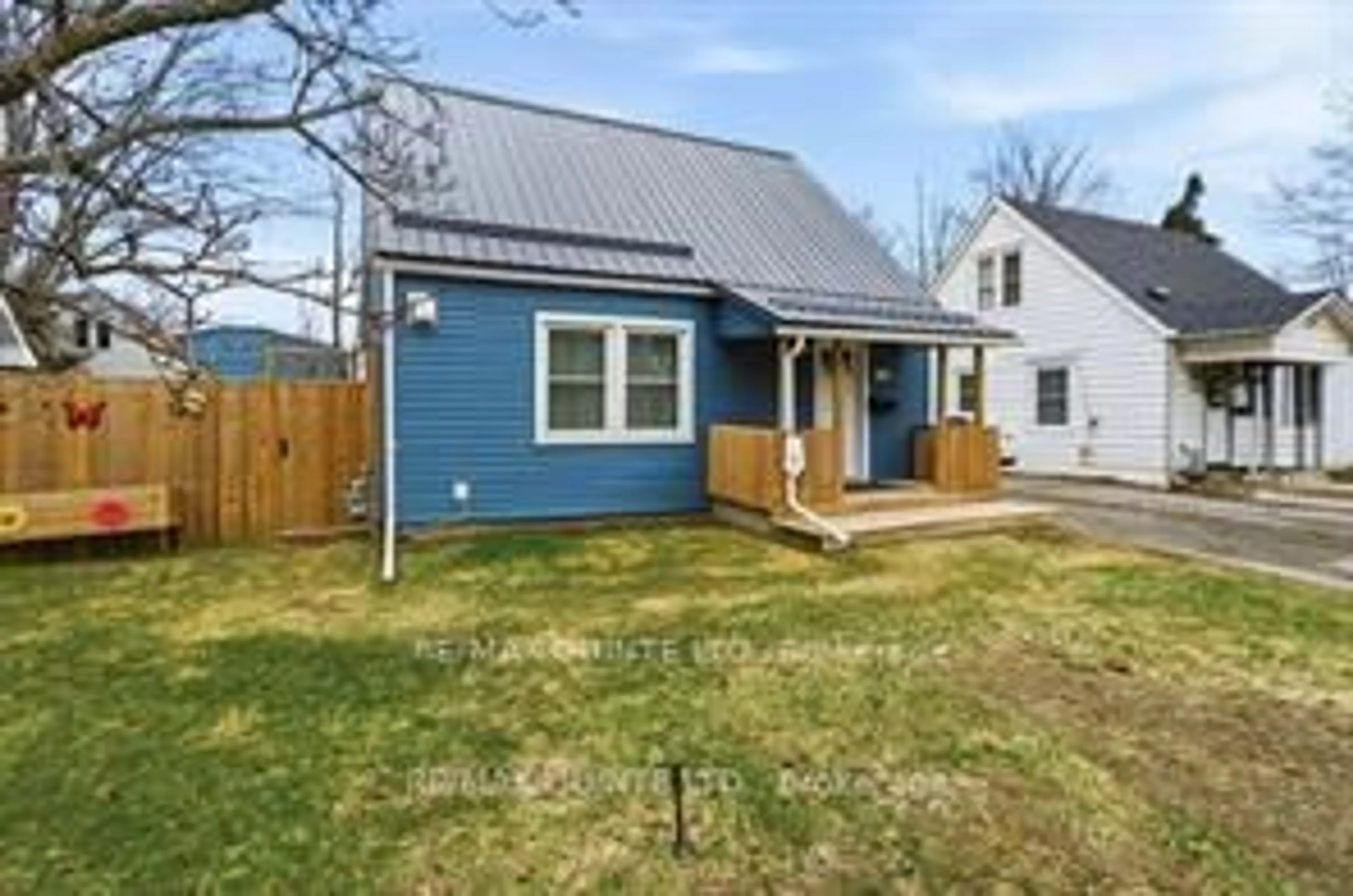 A pic from outside/outdoor area/front of a property/back of a property/a pic from drone, street for 35 Kerr Cres, Quinte West Ontario K8V 2W2