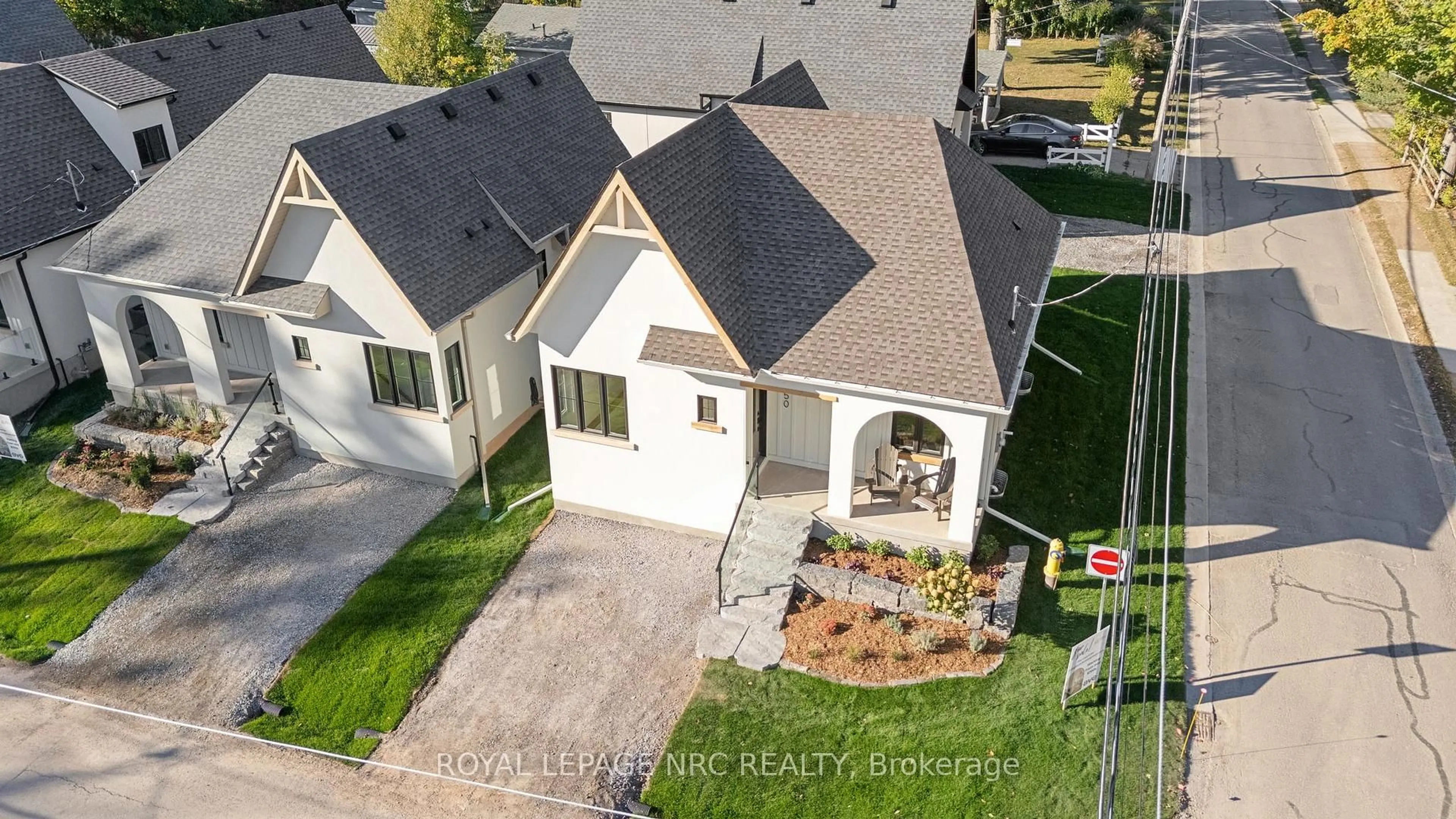 A pic from outside/outdoor area/front of a property/back of a property/a pic from drone, street for 4050 Glenspring Rd, Fort Erie Ontario L0S 1B0