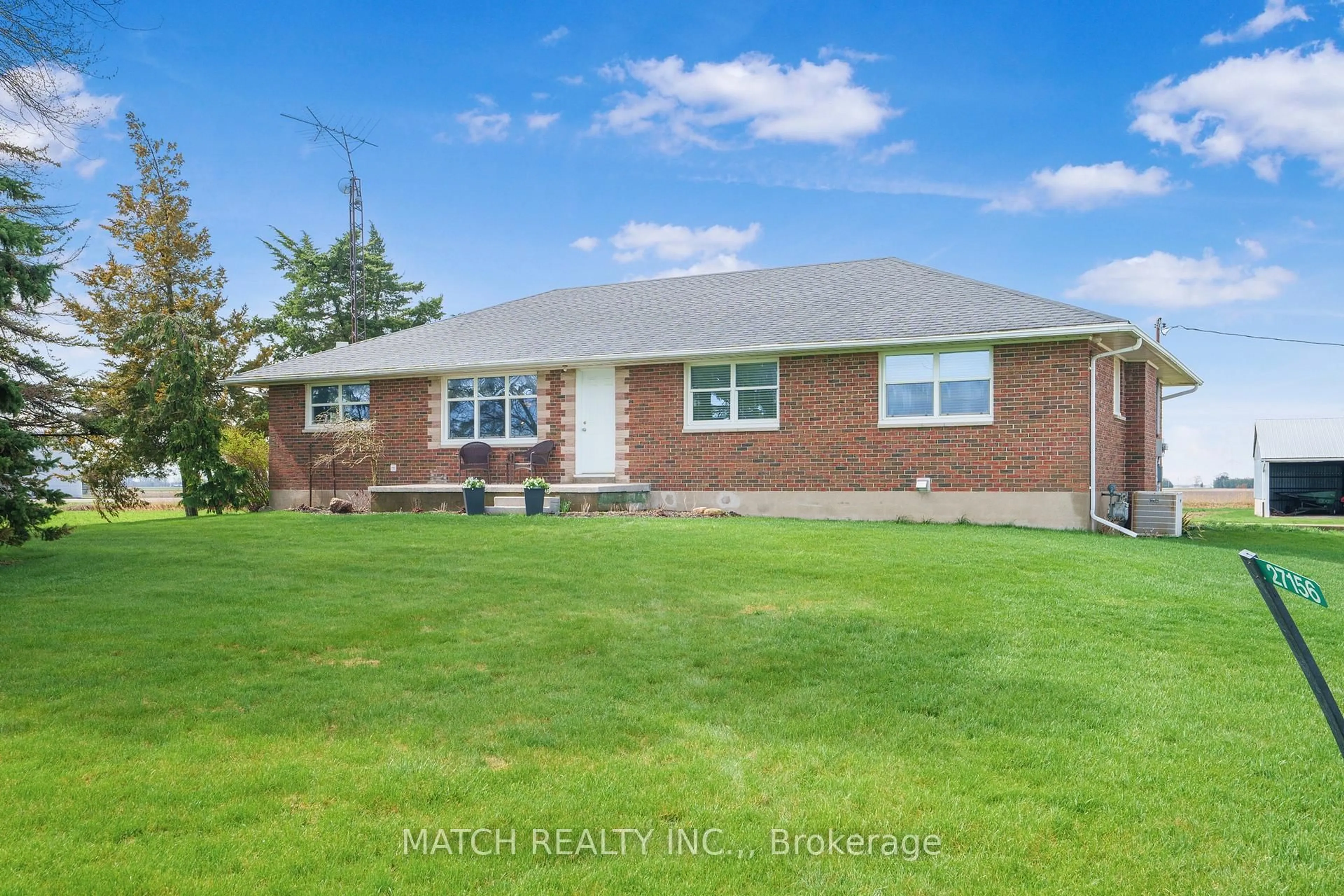A pic from outside/outdoor area/front of a property/back of a property/a pic from drone, unknown for 27156 ST.CLAIR Rd, Chatham-Kent Ontario N8A 4L3