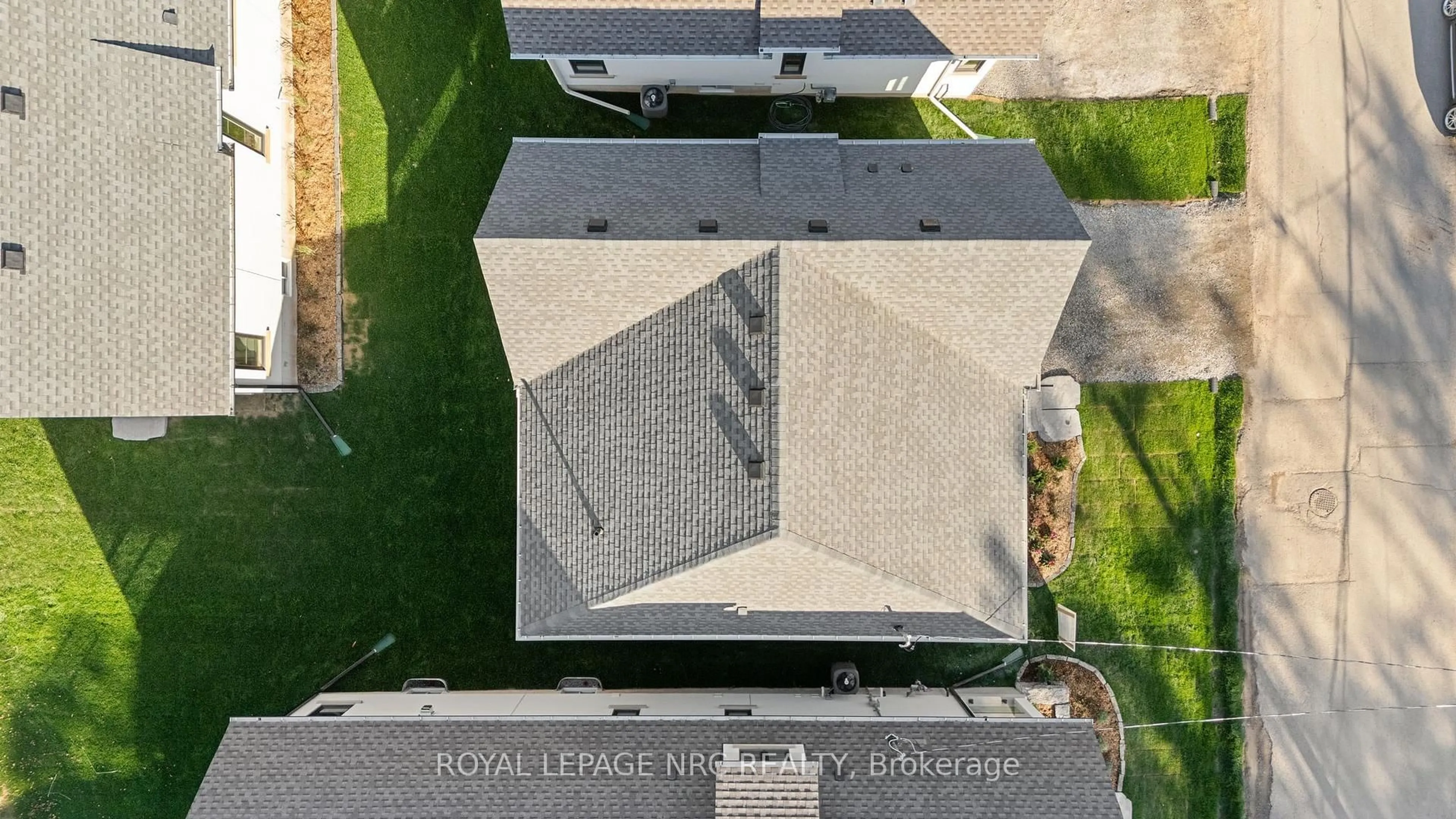 A pic from outside/outdoor area/front of a property/back of a property/a pic from drone, street for 4054 Glenspring Rd, Fort Erie Ontario L0S 1B0