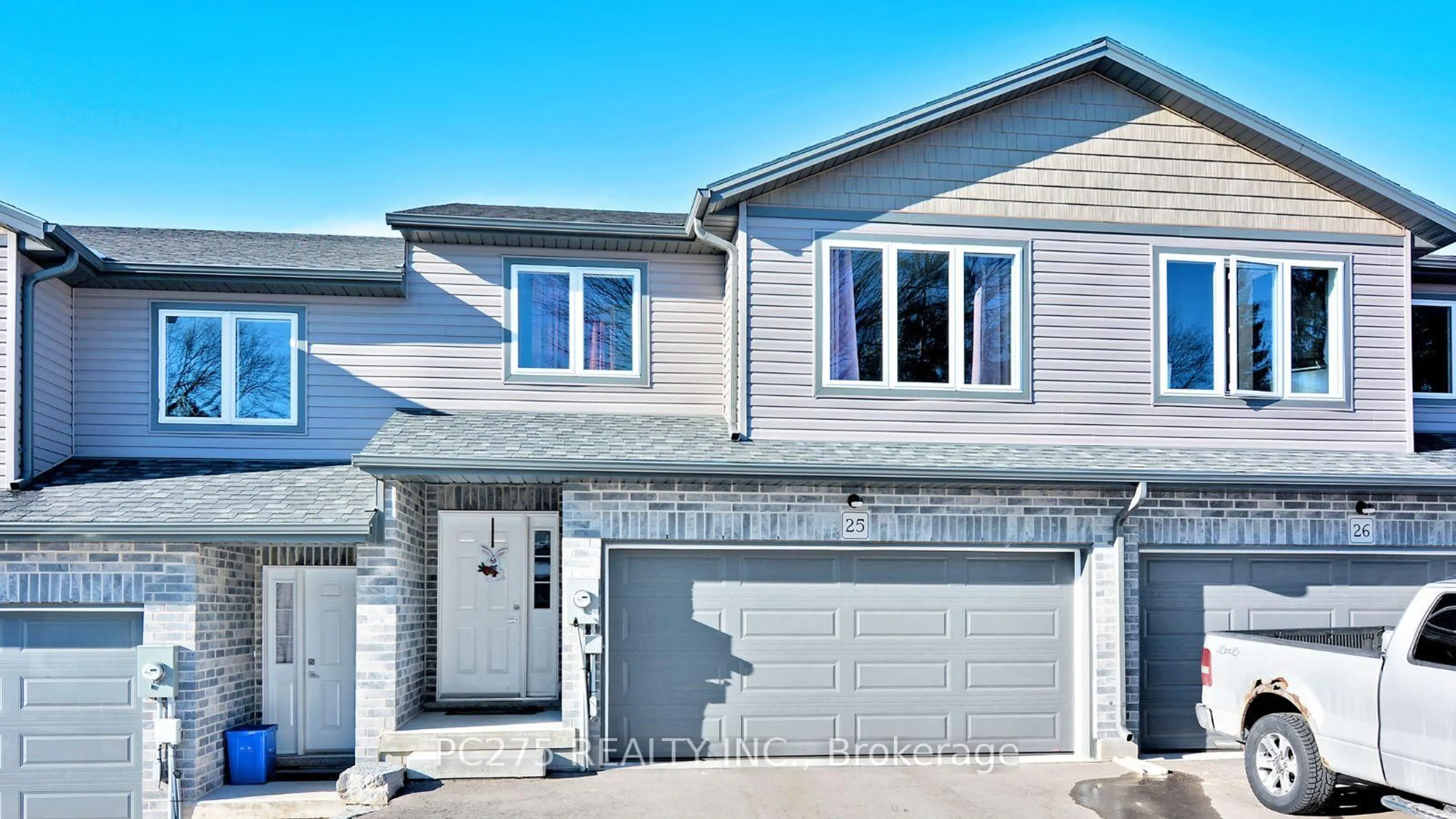 Home with vinyl exterior material, street for 61 Vienna Rd #25, Tillsonburg Ontario N4G 3C6