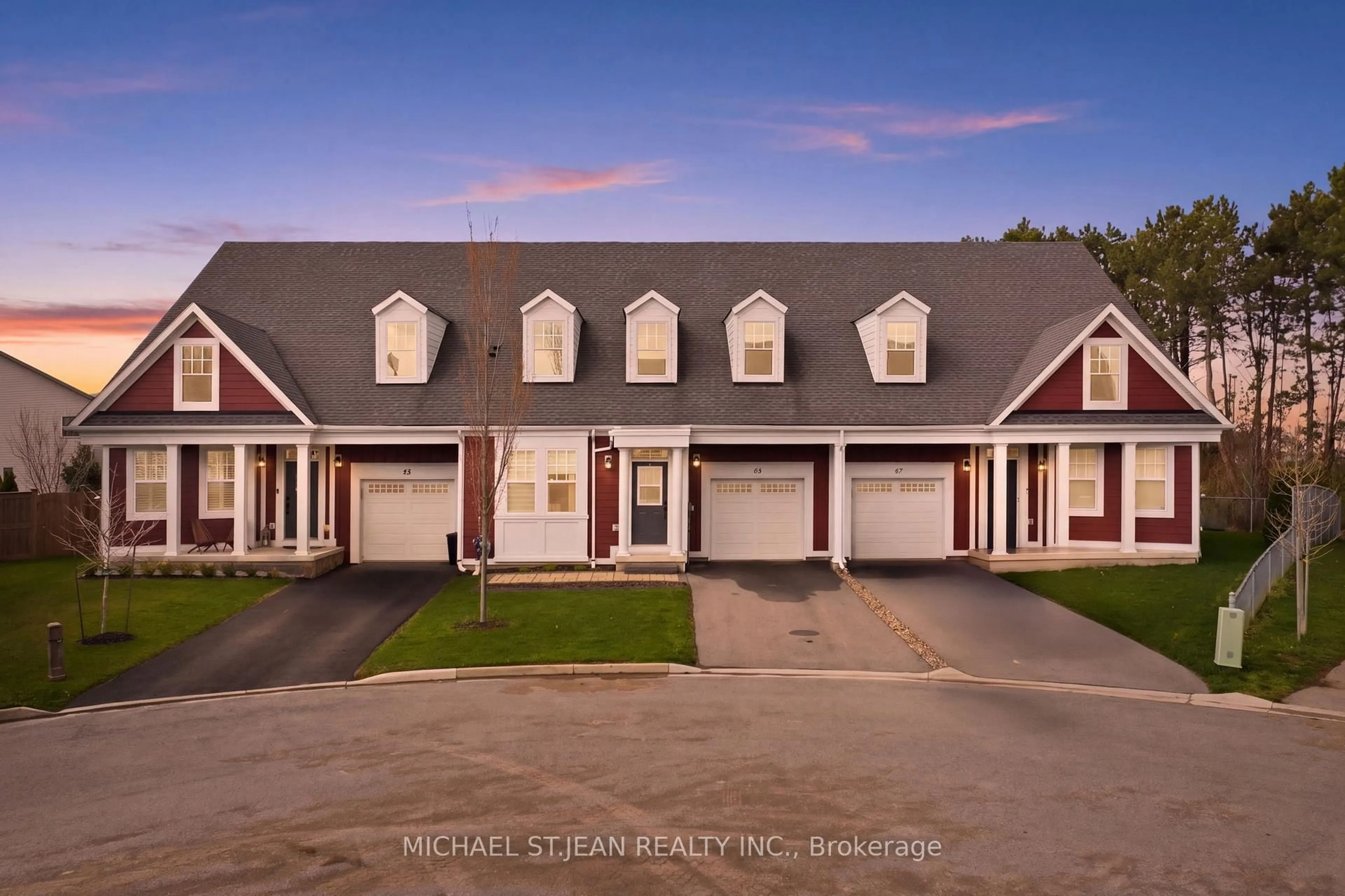 A pic from outside/outdoor area/front of a property/back of a property/a pic from drone, street for 65 Paradise Grve, Niagara-on-the-Lake Ontario L0S 1T0