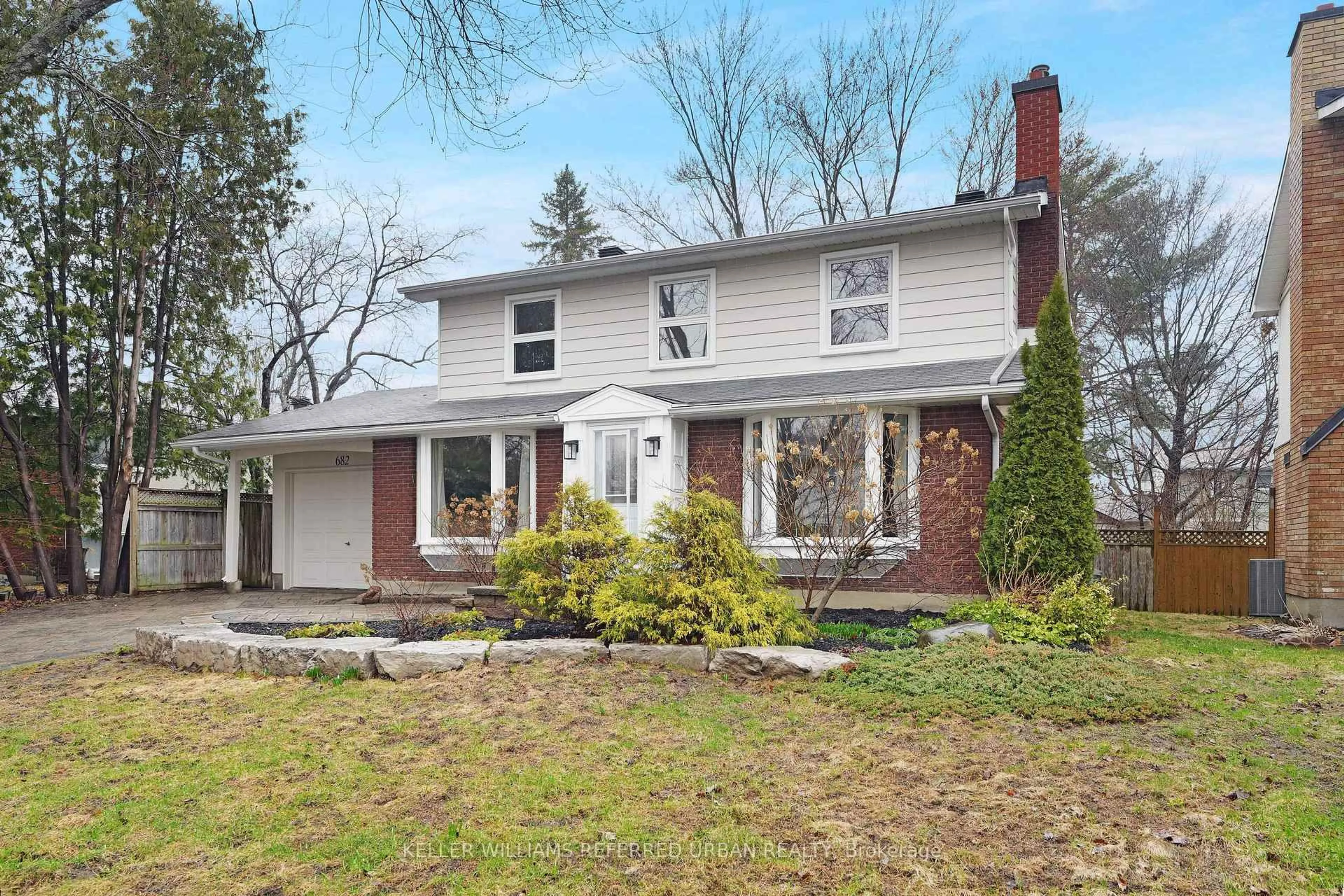 Home with brick exterior material, street for 682 Glenhurst Cres, Ottawa Ontario K1J 7B7