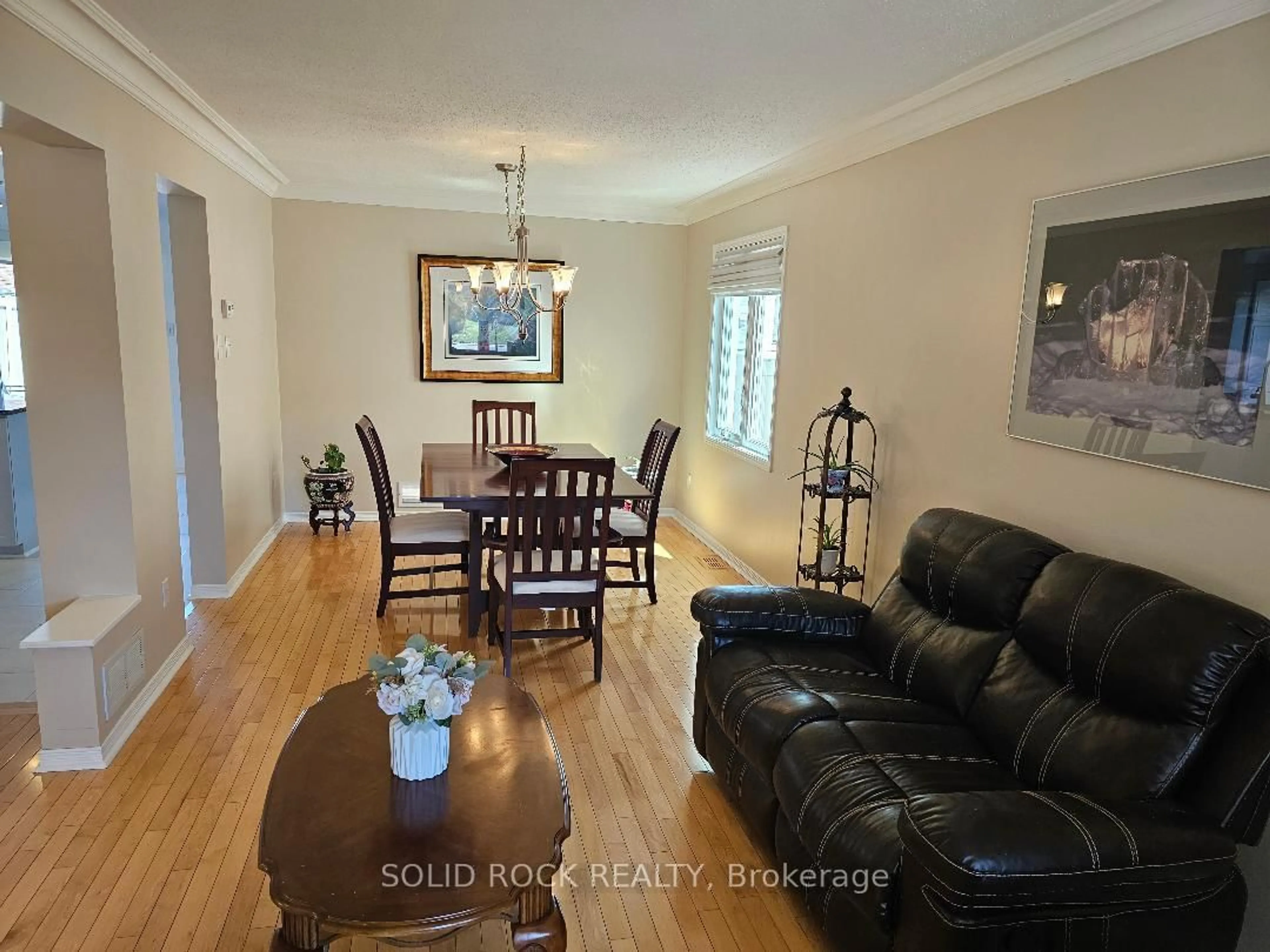 A pic of a room for 17 Shandon Ave, Nepean Ontario K2J 4E1