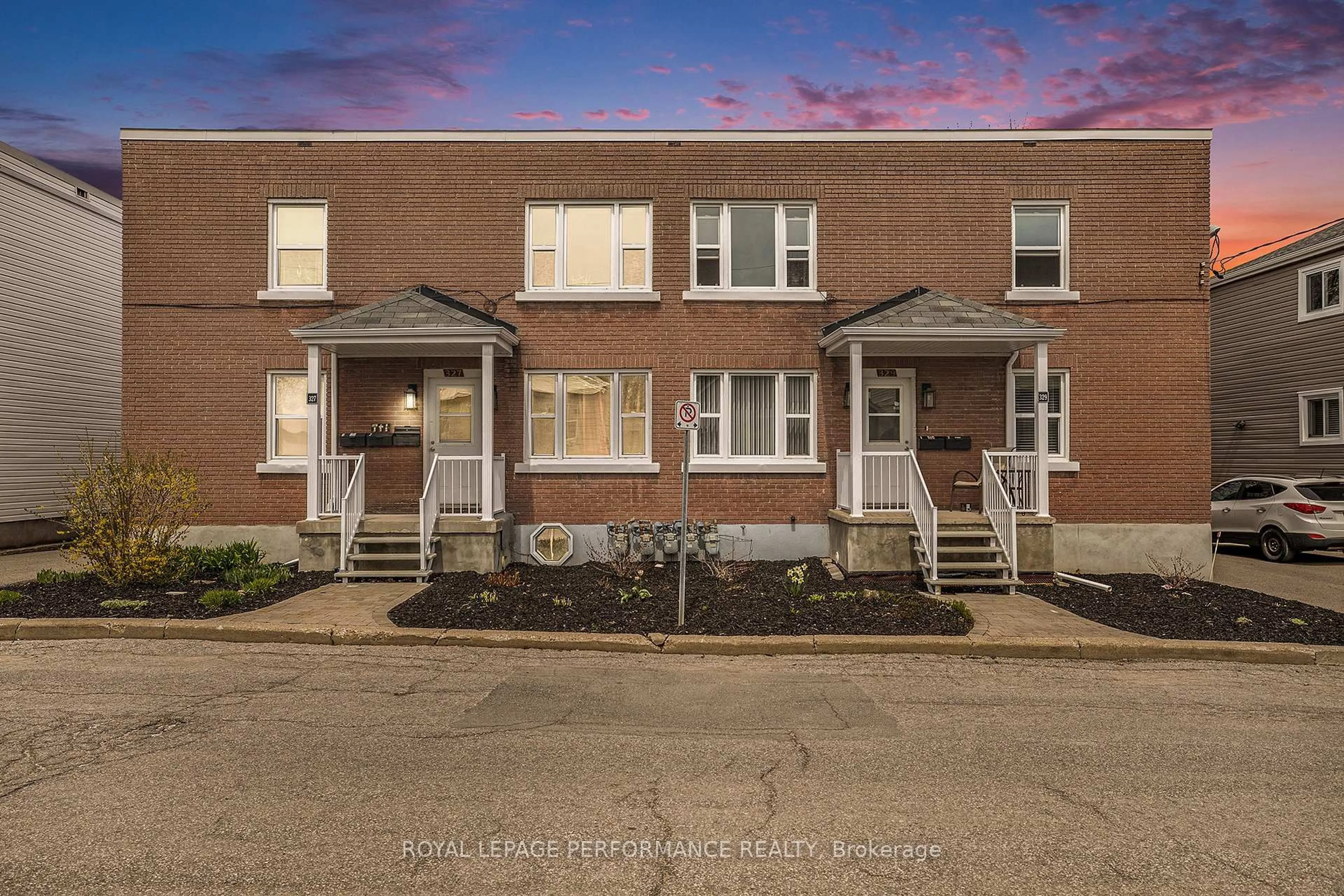 Unknown for 327-329 Shakespeare St, Ottawa Ontario K1L 5M1