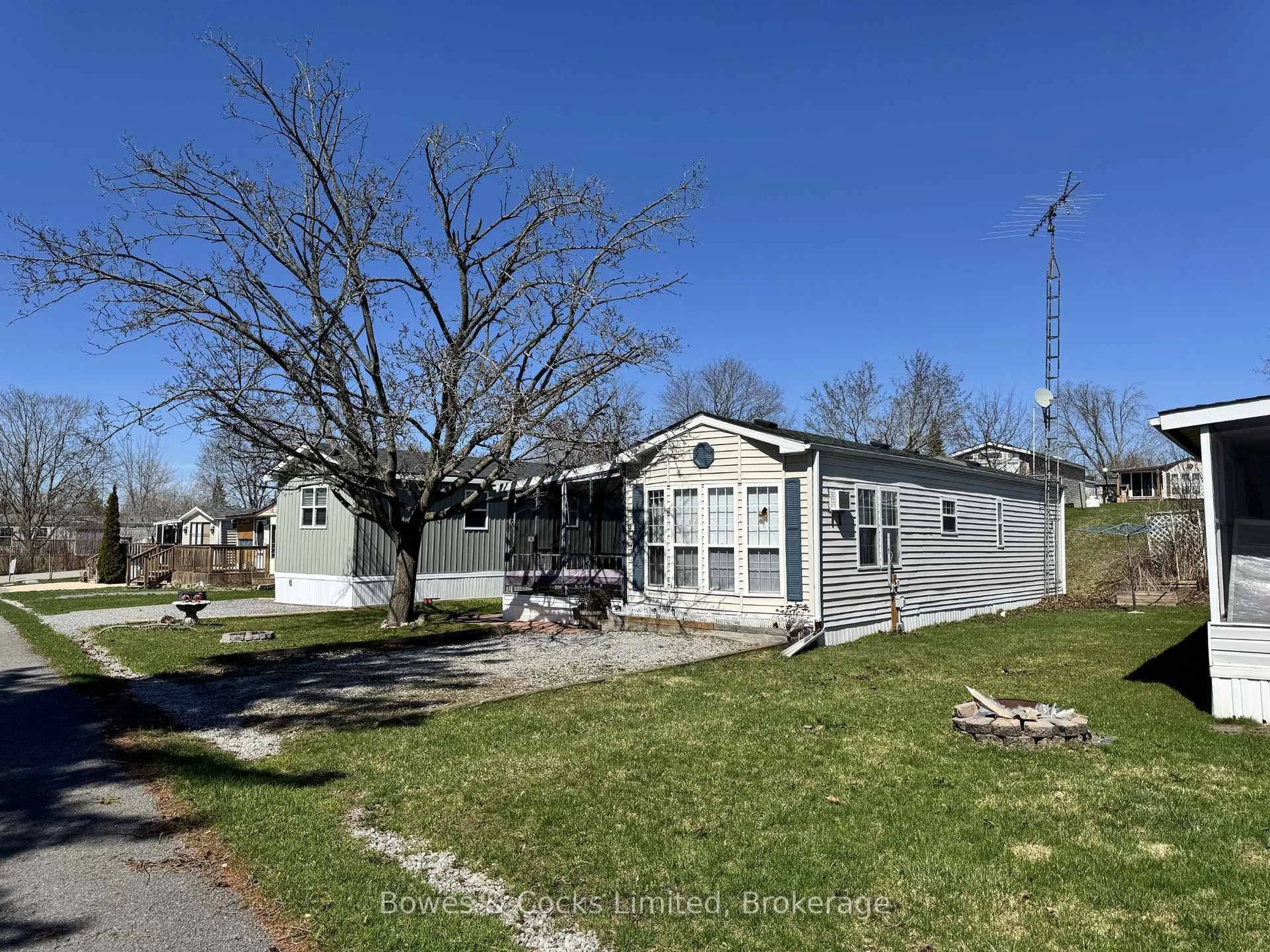 A pic from outside/outdoor area/front of a property/back of a property/a pic from drone, unknown for 13 Trillium Dr, Otonabee-South Monaghan Ontario K0L 2G0