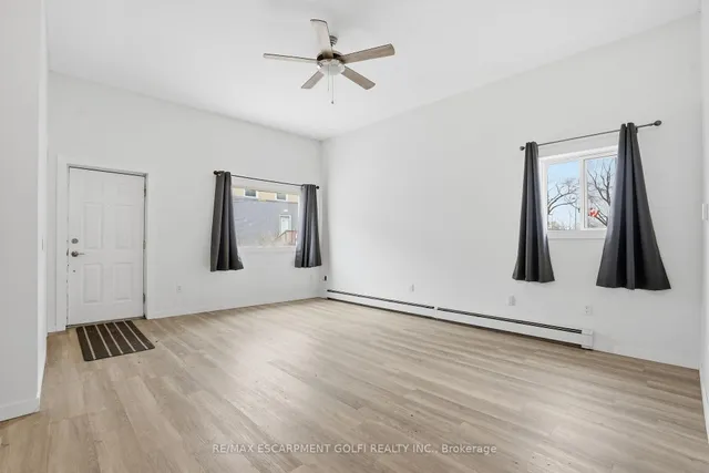 14 Avenue Pl, Welland 2