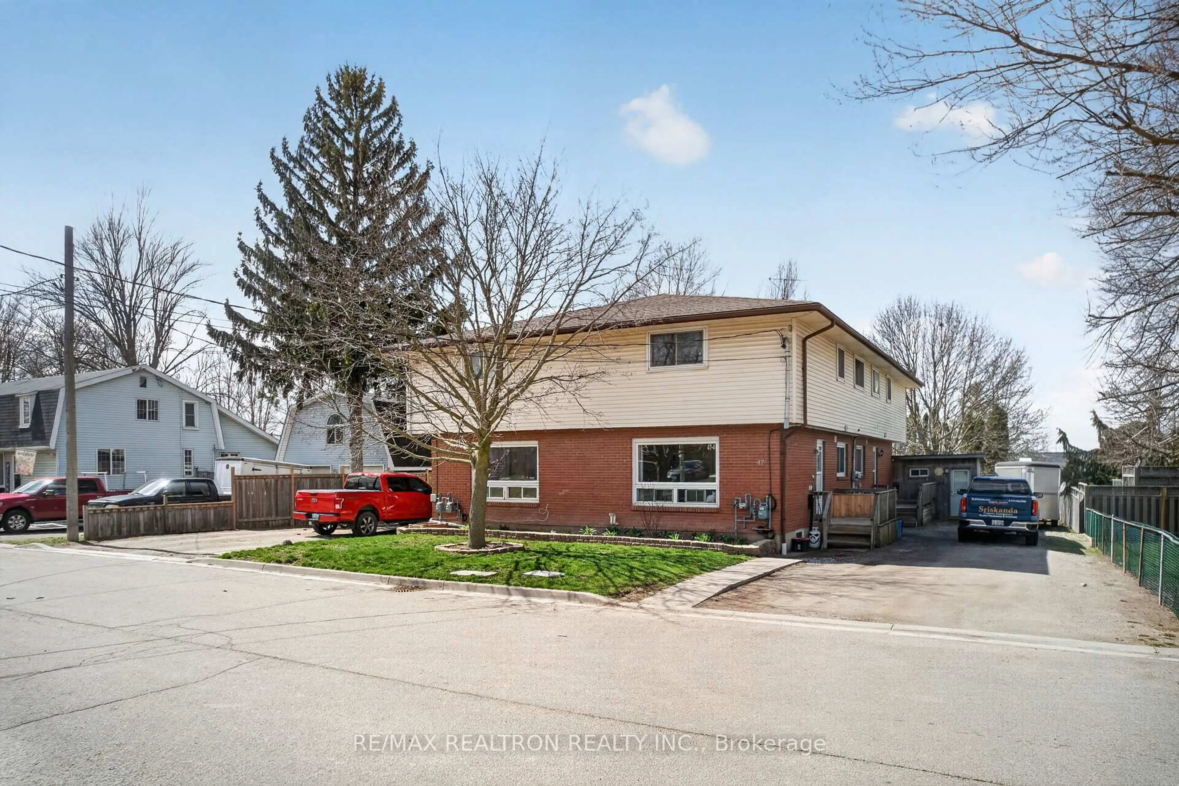 A pic from outside/outdoor area/front of a property/back of a property/a pic from drone, building for 47 Sherman St, Chatham-Kent Ontario N0P 1A0