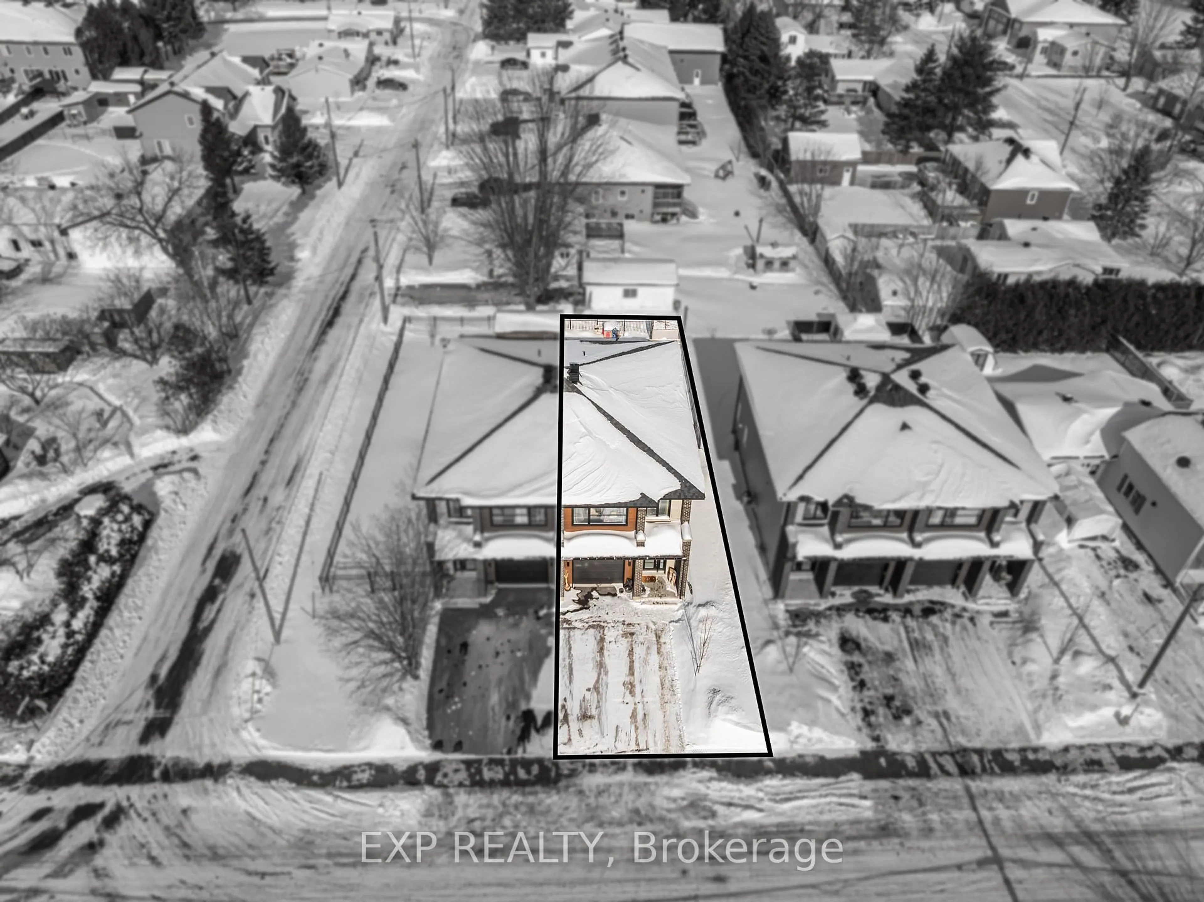 A pic from outside/outdoor area/front of a property/back of a property/a pic from drone, building for 211 Mabel Rd, The Nation Ontario K0A 2M0