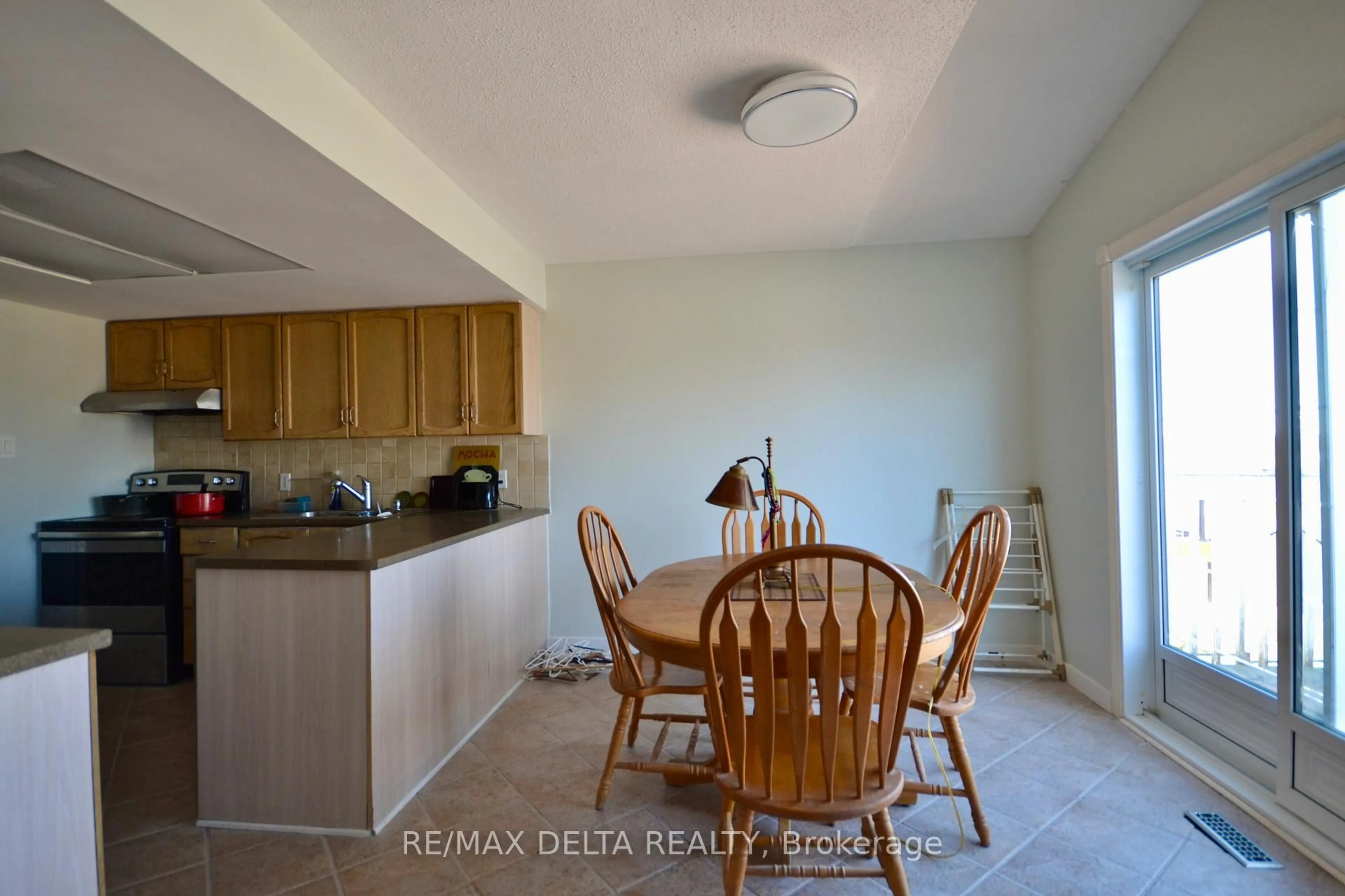 Unknown for 2201 Cecile Cres, Clarence-Rockland Ontario K4K 1S4