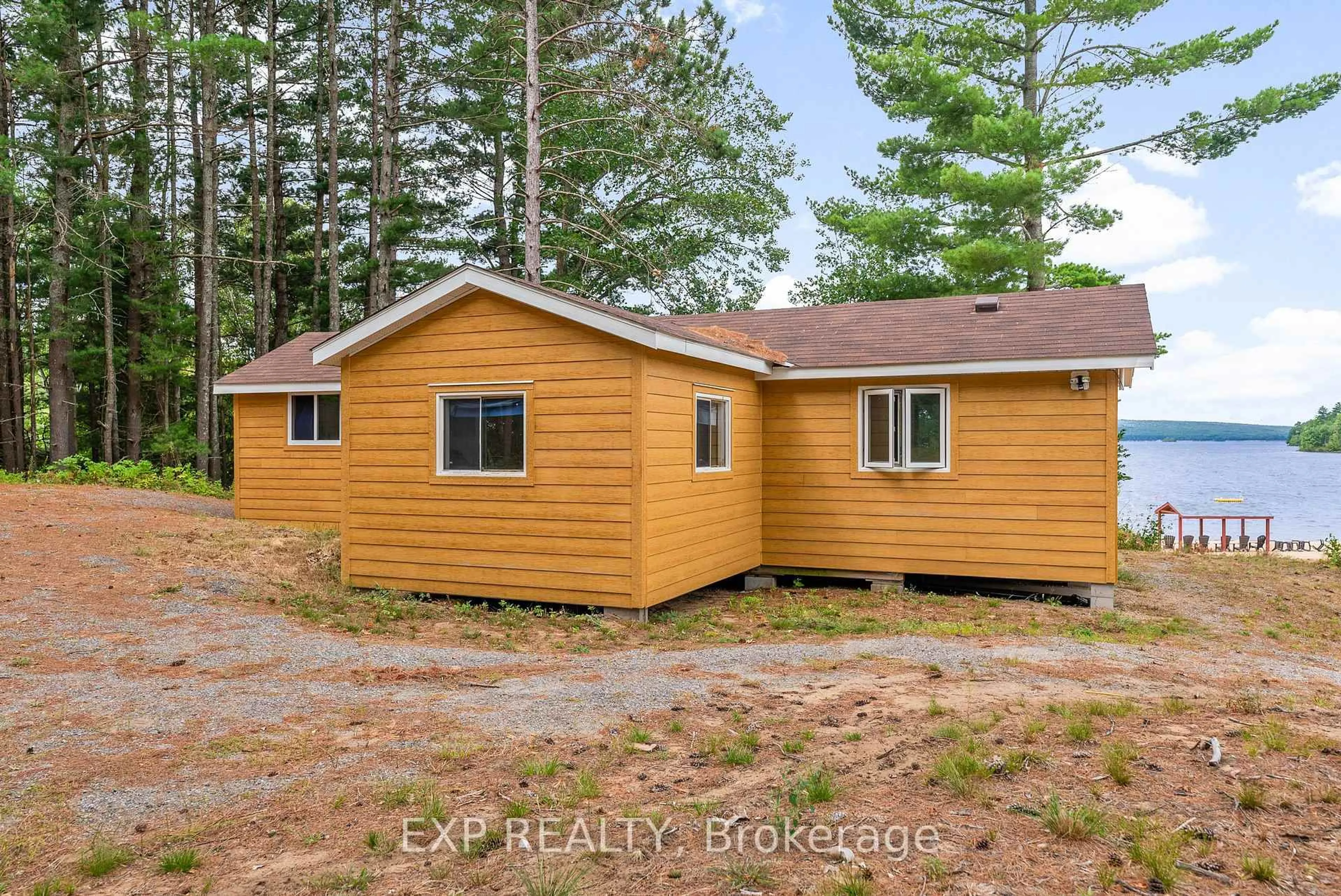 Home with vinyl exterior material, unknown for 148 Sandy Shores Tr, Barry's Bay Ontario K0J 1B0