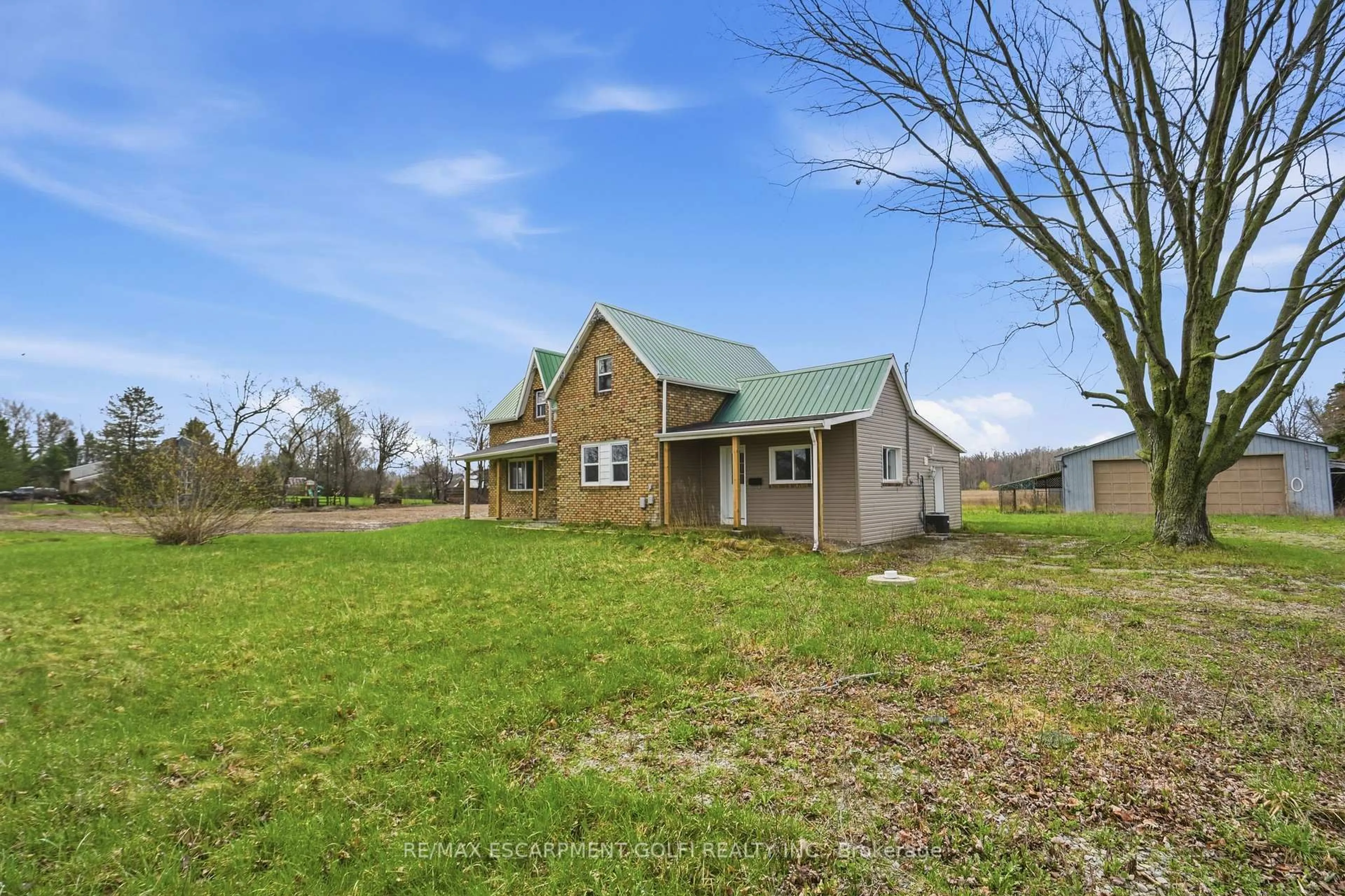 A pic from outside/outdoor area/front of a property/back of a property/a pic from drone, unknown for 53 Young Rd, Haldimand Ontario N1A 2W7