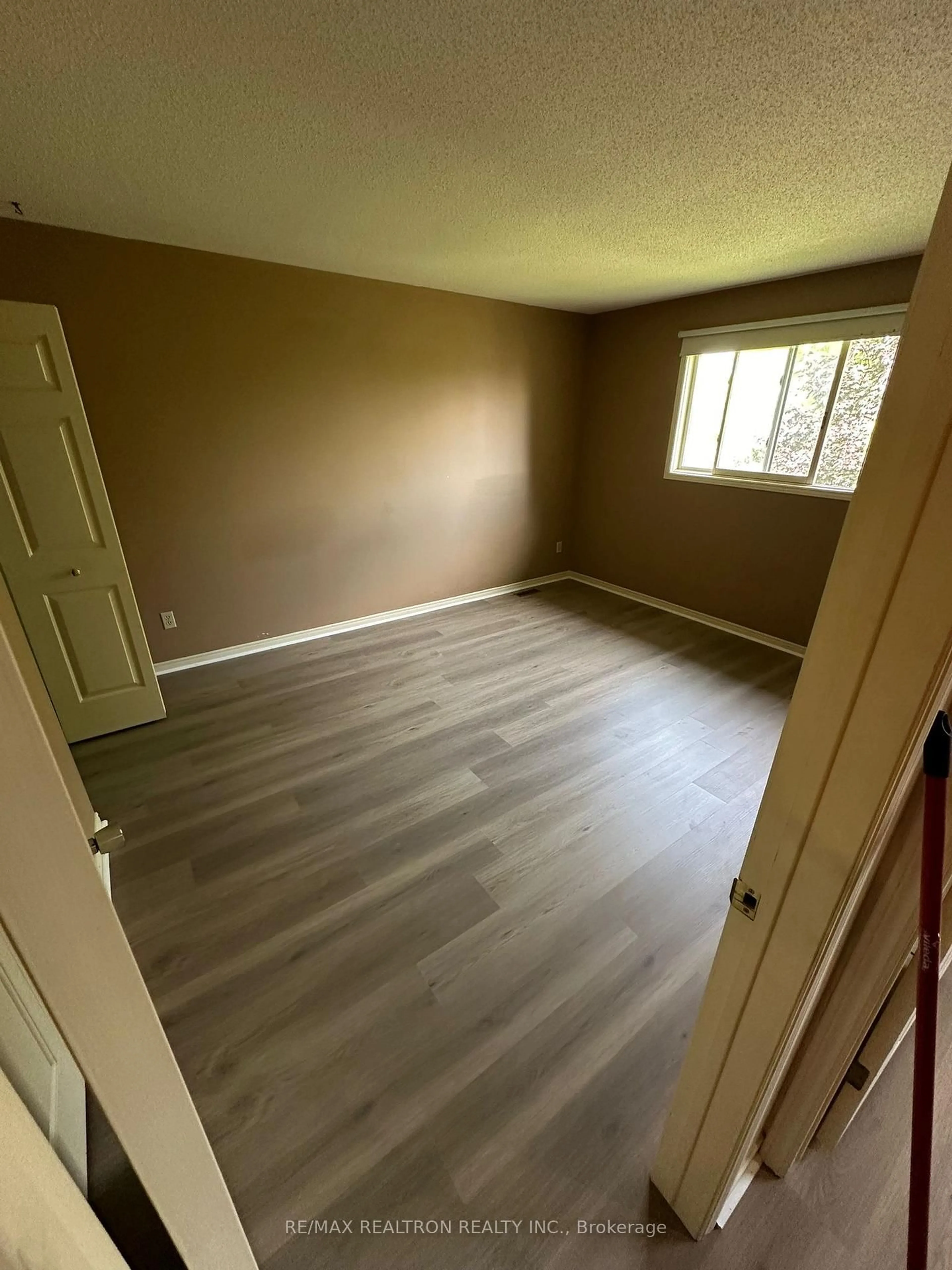 A pic of a room for 14 Brandy Lane Rd, London North Ontario N6G 4S3