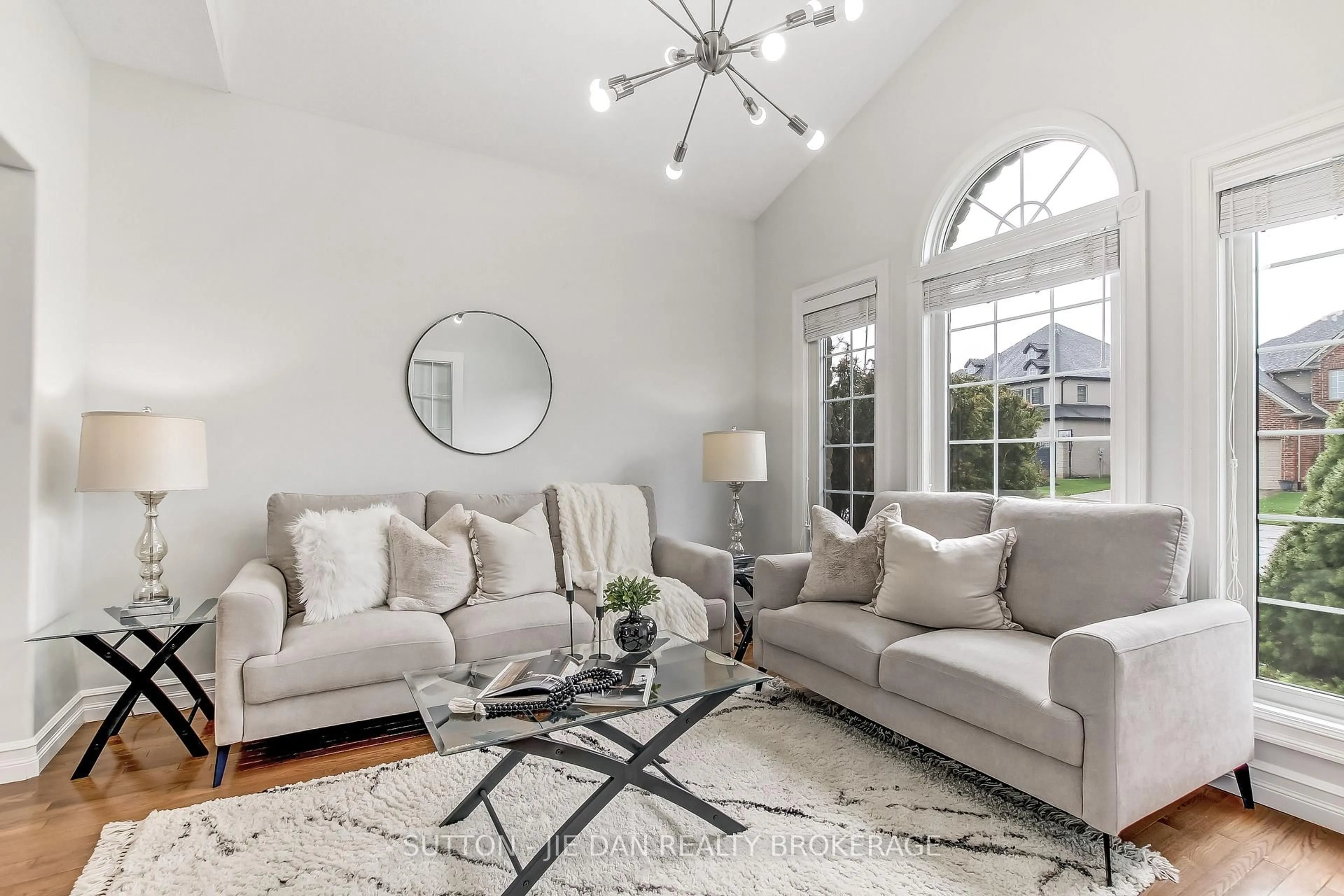 Living room with furniture, unknown for 328 Plane Tree Dr, London North Ontario N6G 5J4