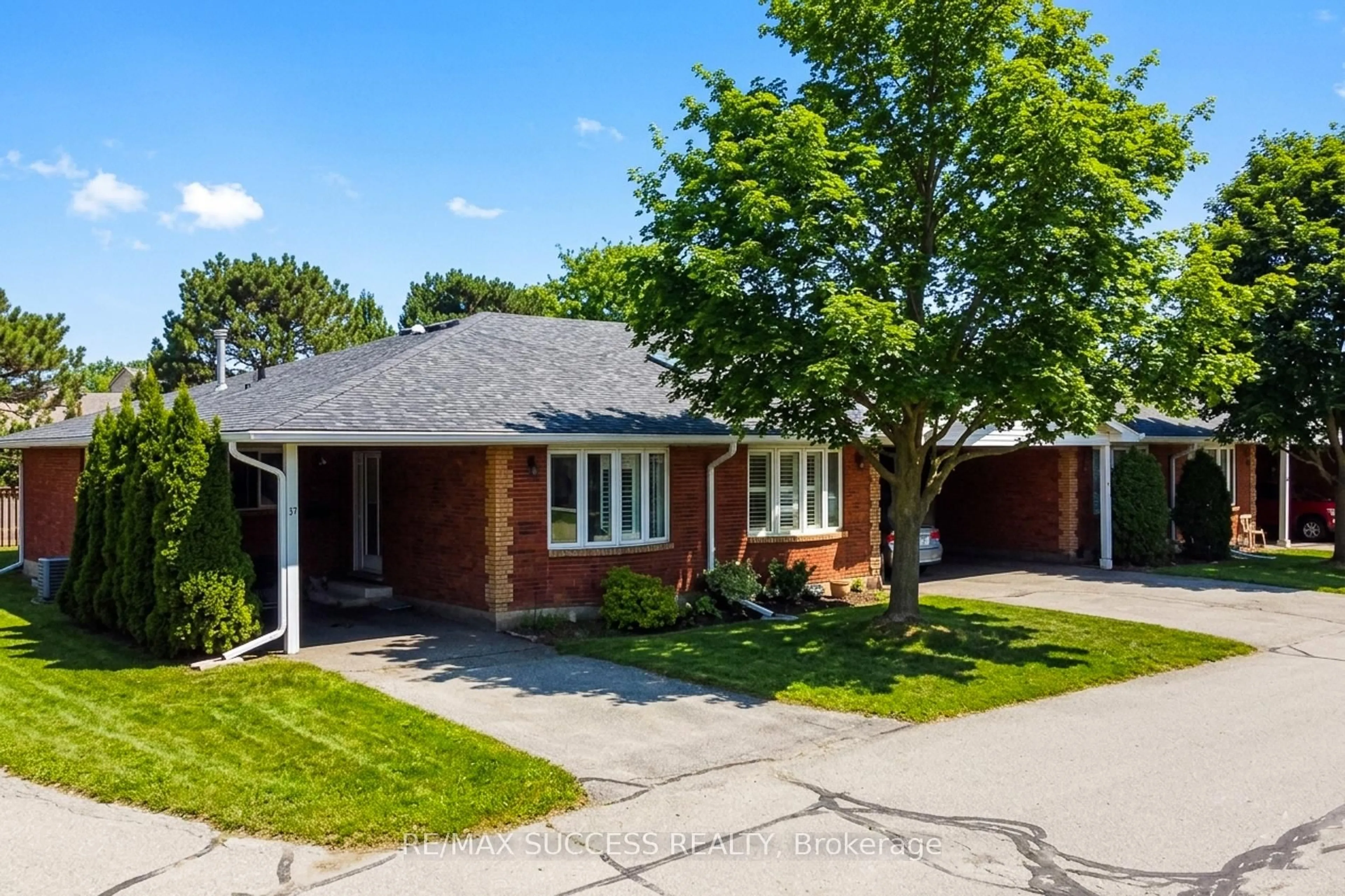 Home with brick exterior material, street for 1030 Colborne St #37, Brantford Ontario N3S 3T6