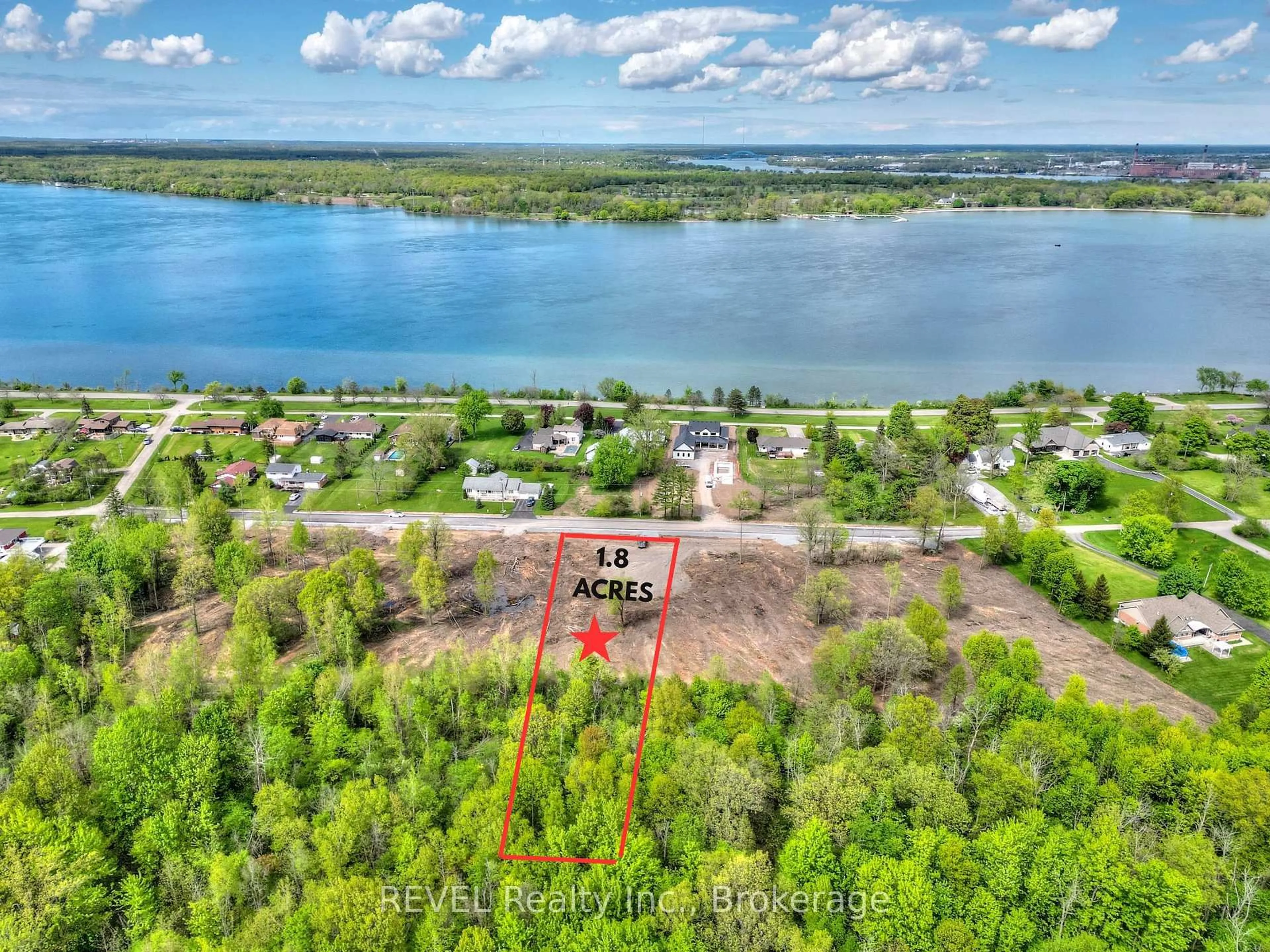 A pic from outside/outdoor area/front of a property/back of a property/a pic from drone, water/lake/river/ocean view for 2149 Houck Cres, Fort Erie Ontario L2A 5M4