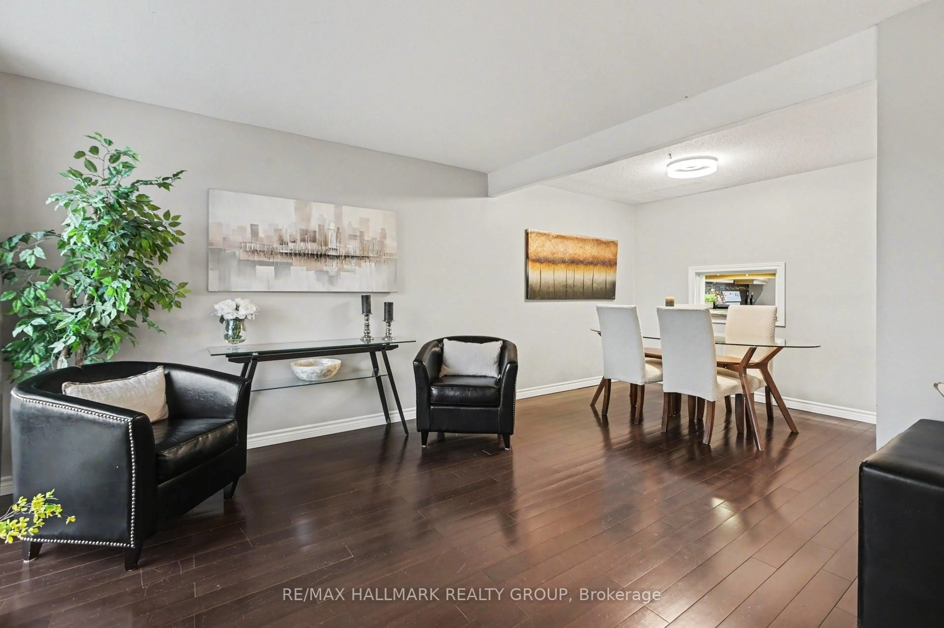 Unknown for 907E Elmsmere Rd, Ottawa Ontario K1J 8G4