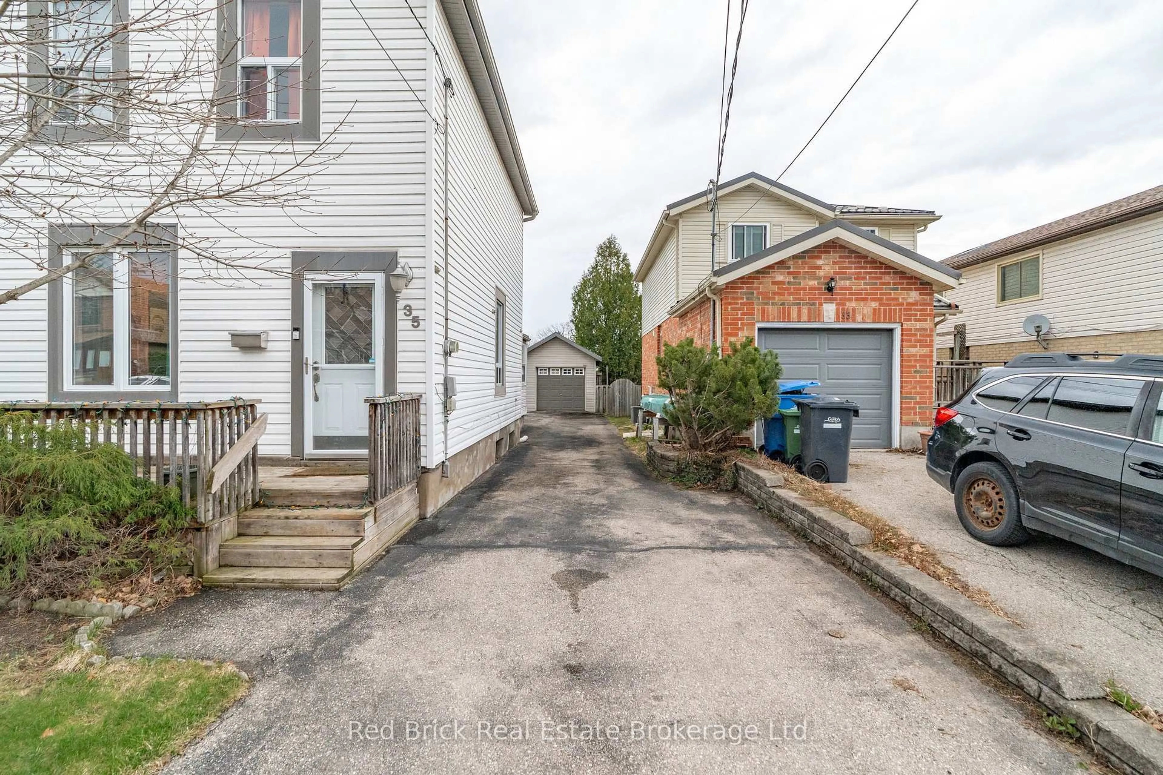 A pic from outside/outdoor area/front of a property/back of a property/a pic from drone, street for 35 Inkerman St, Guelph Ontario N1H 3C6
