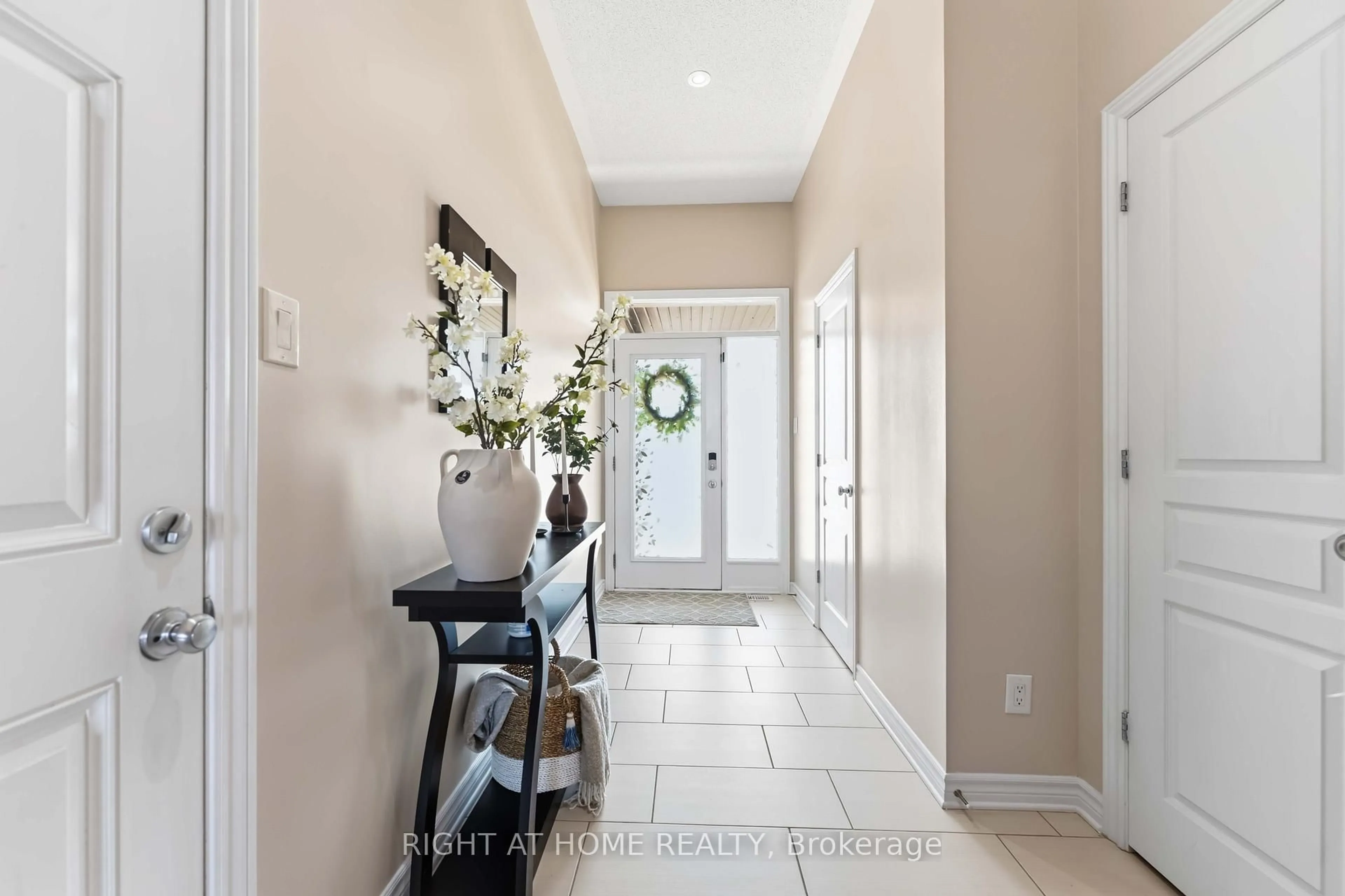 Indoor entryway for 365 Livery St, Ottawa Ontario K2V 0B4
