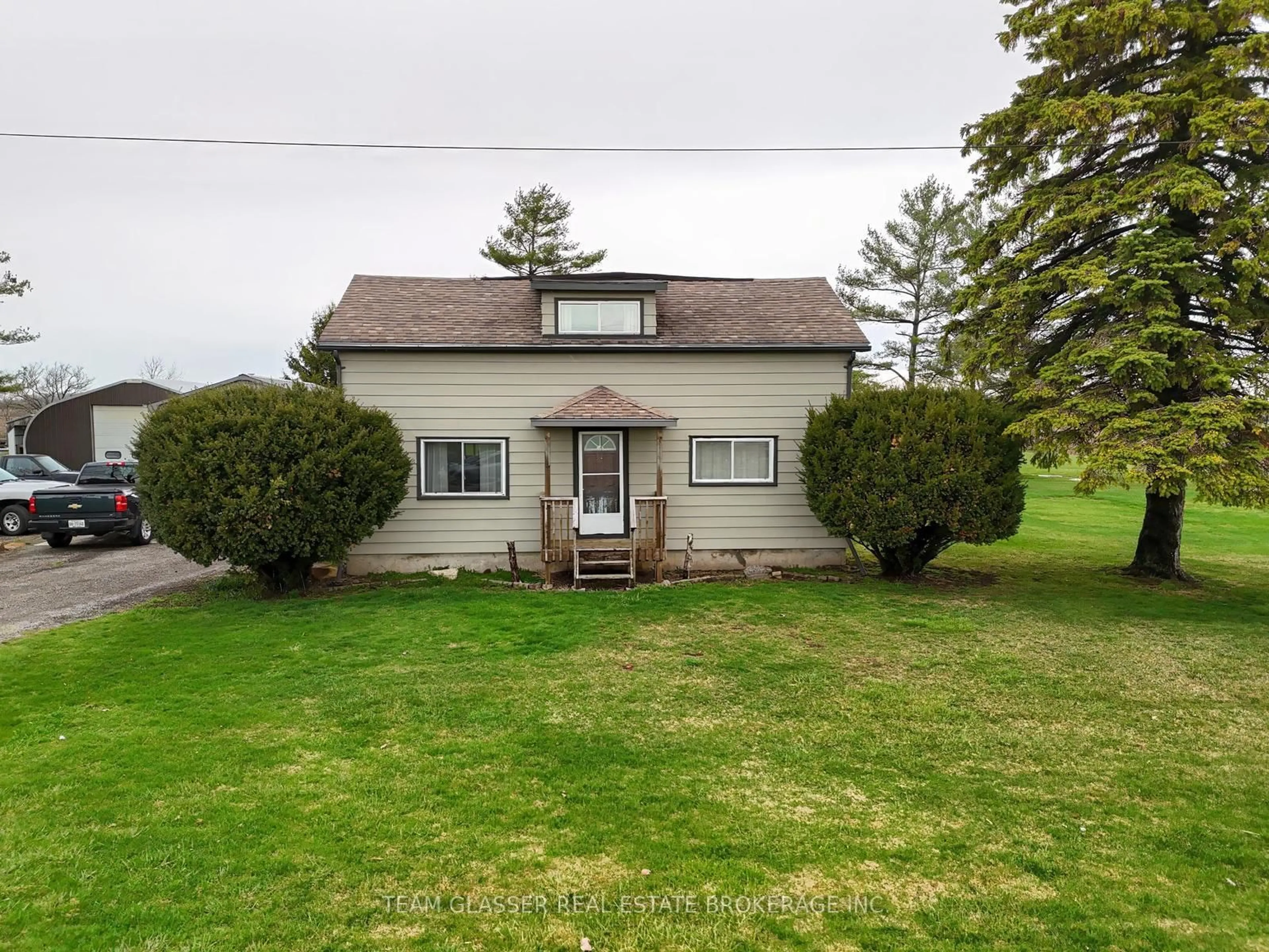 A pic from outside/outdoor area/front of a property/back of a property/a pic from drone, building for 53216 Nova Scotia Line, Malahide Ontario N0J 1T0
