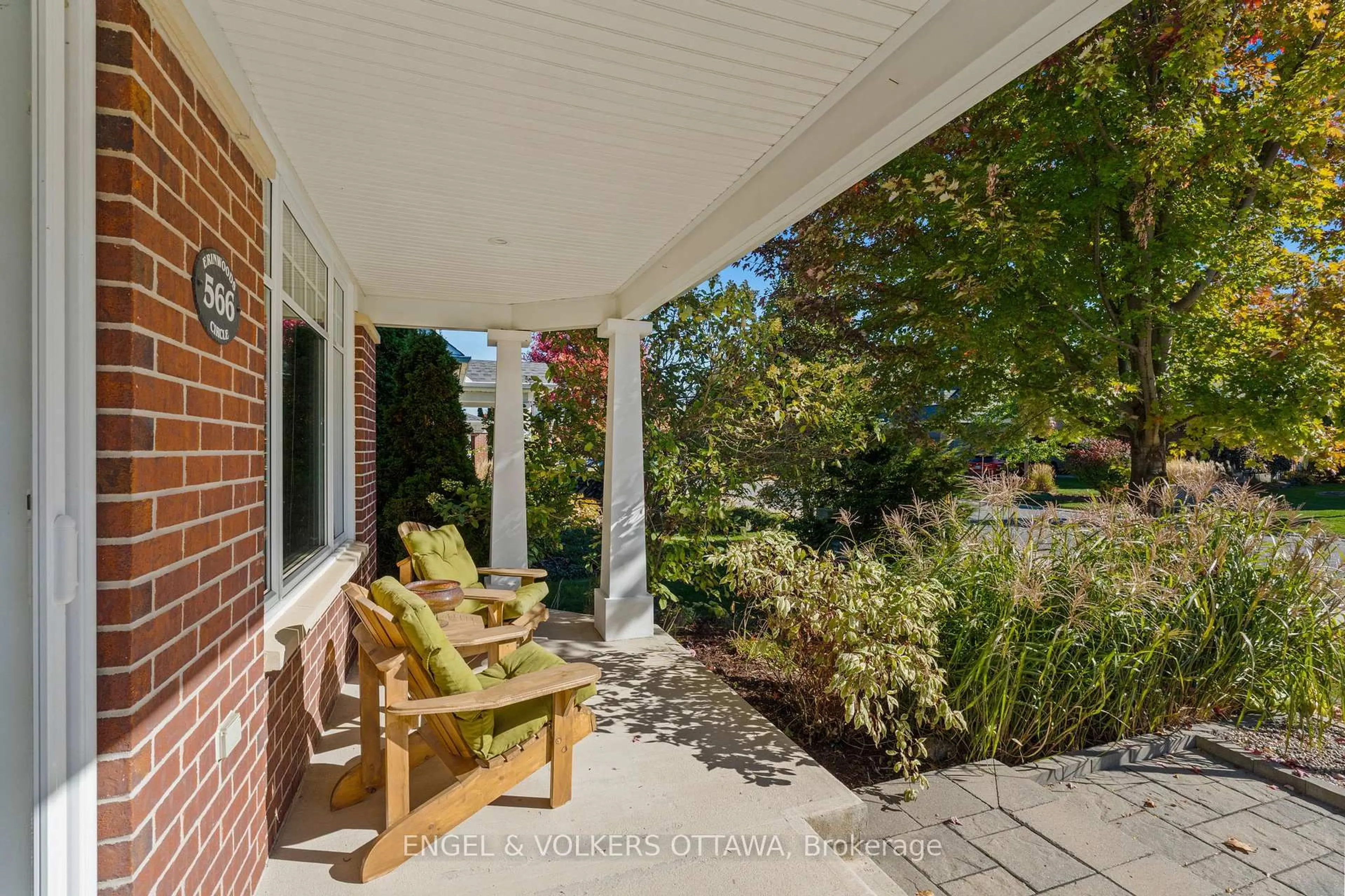 Patio, street for 566 ERINWOODS Circ, Ottawa Ontario K2J 5M8