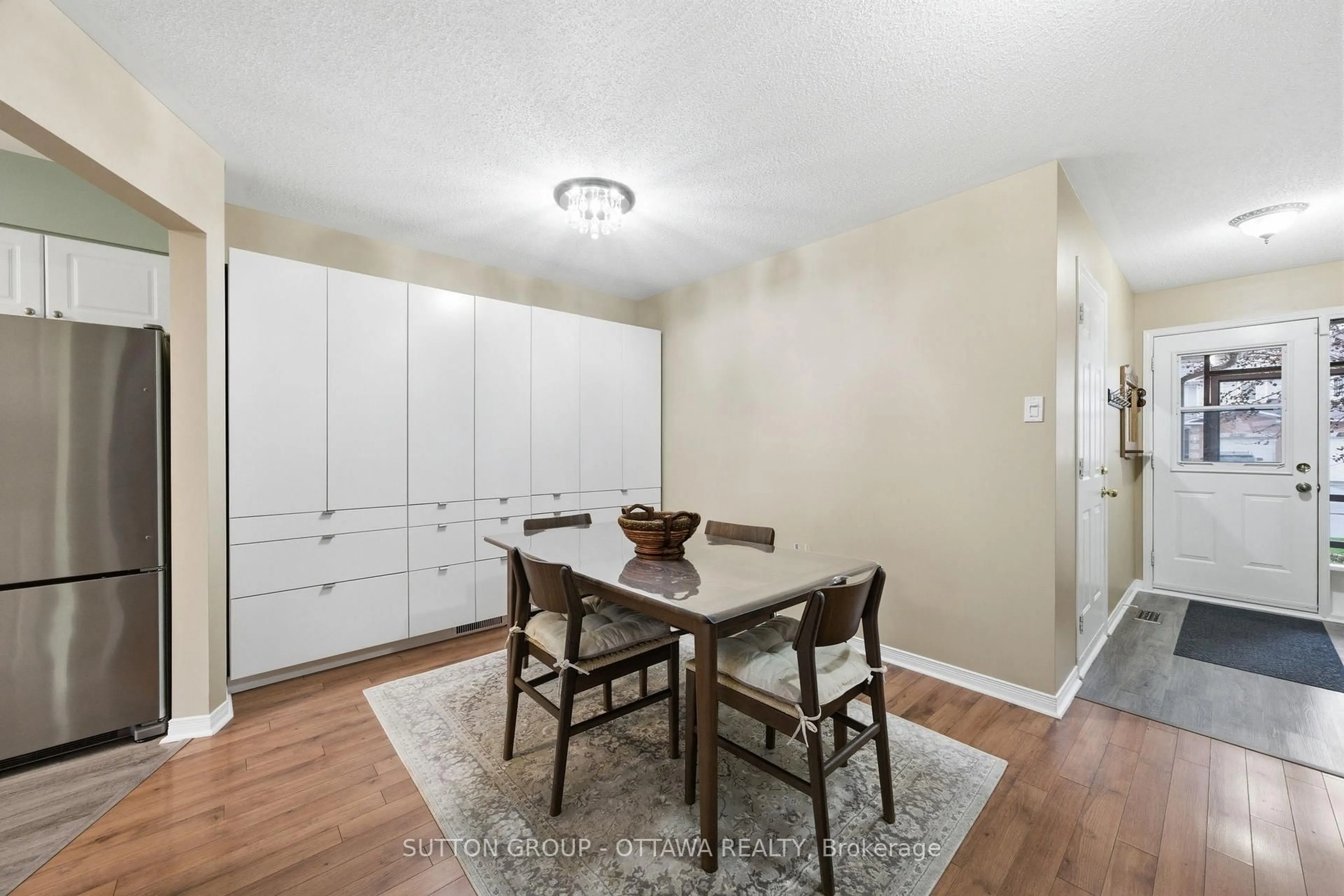 Dining room, wood/laminate floor for 814 Nesting Way, Orleans Ontario K4A 3X2